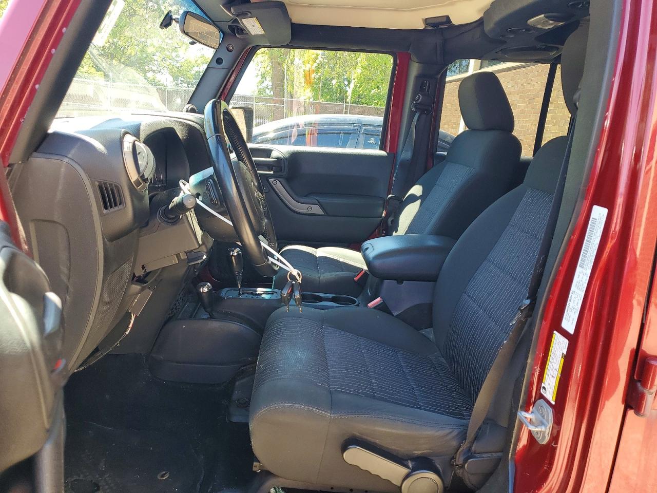 2011 Jeep Wrangler Unlimited Sport Burgundy vin: 1J4BA3H17BL528912