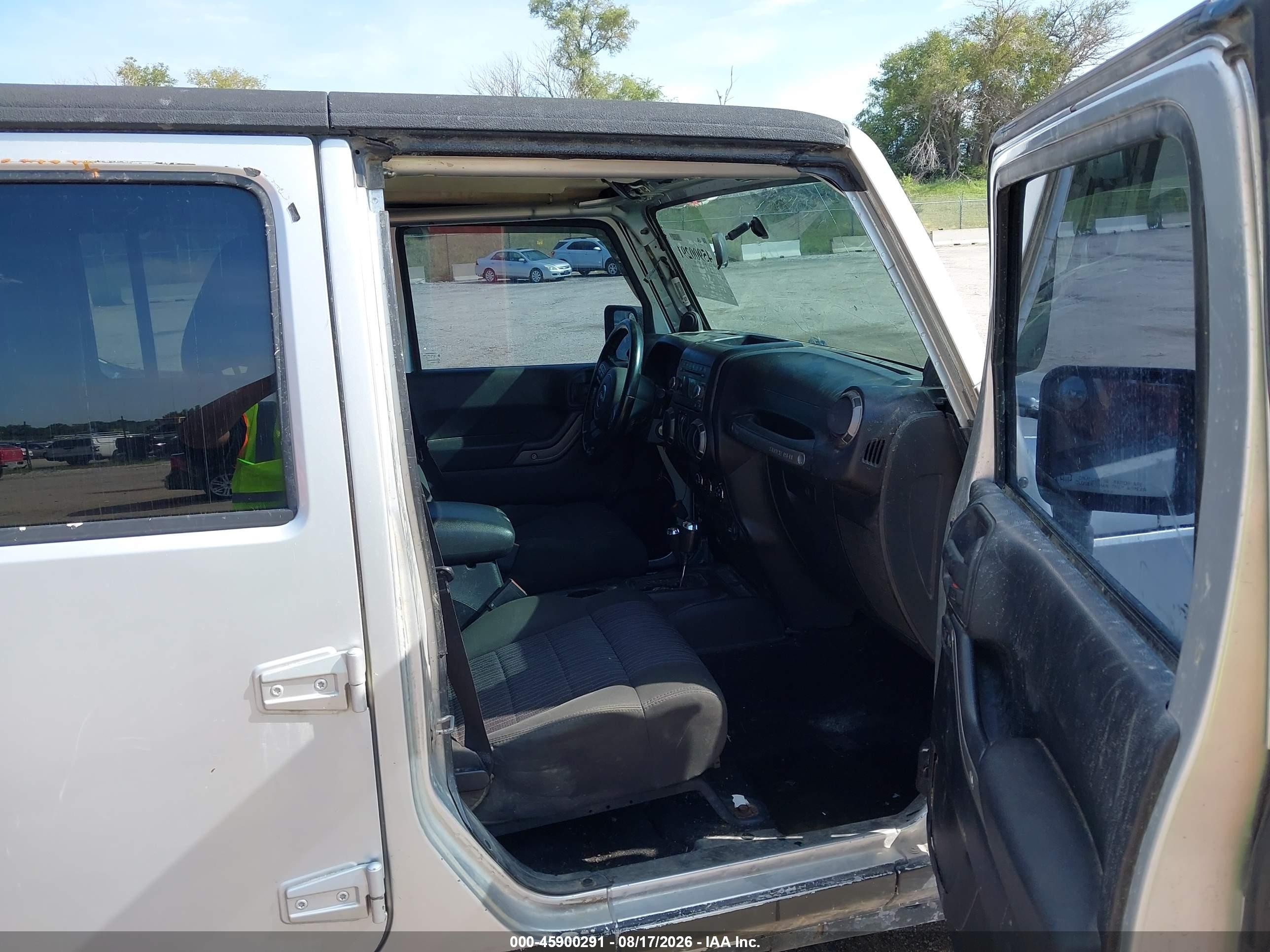 2011 Jeep Wrangler Unlimited Sport Silver vin: 1J4BA3H17BL552837