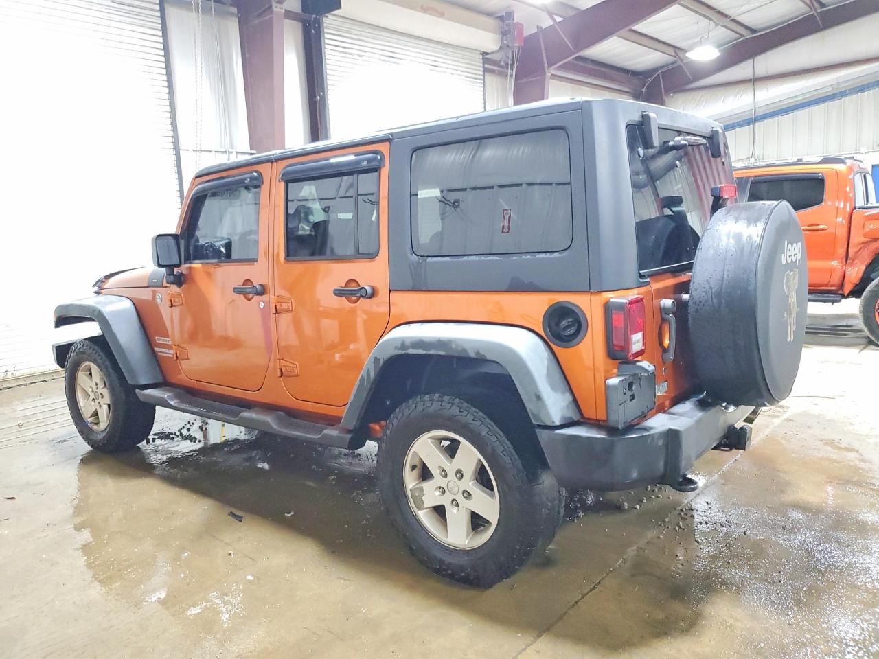 2011 Jeep Wrangler Unlimited Sport Orange vin: 1J4BA3H17BL555687
