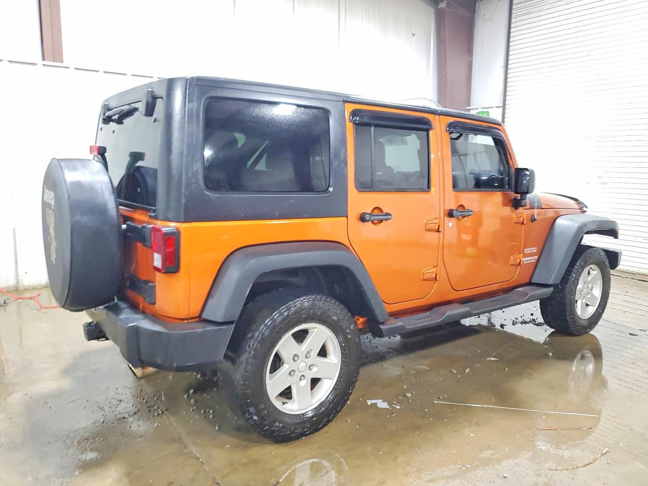 2011 Jeep Wrangler Unlimited Sport Orange vin: 1J4BA3H17BL555687