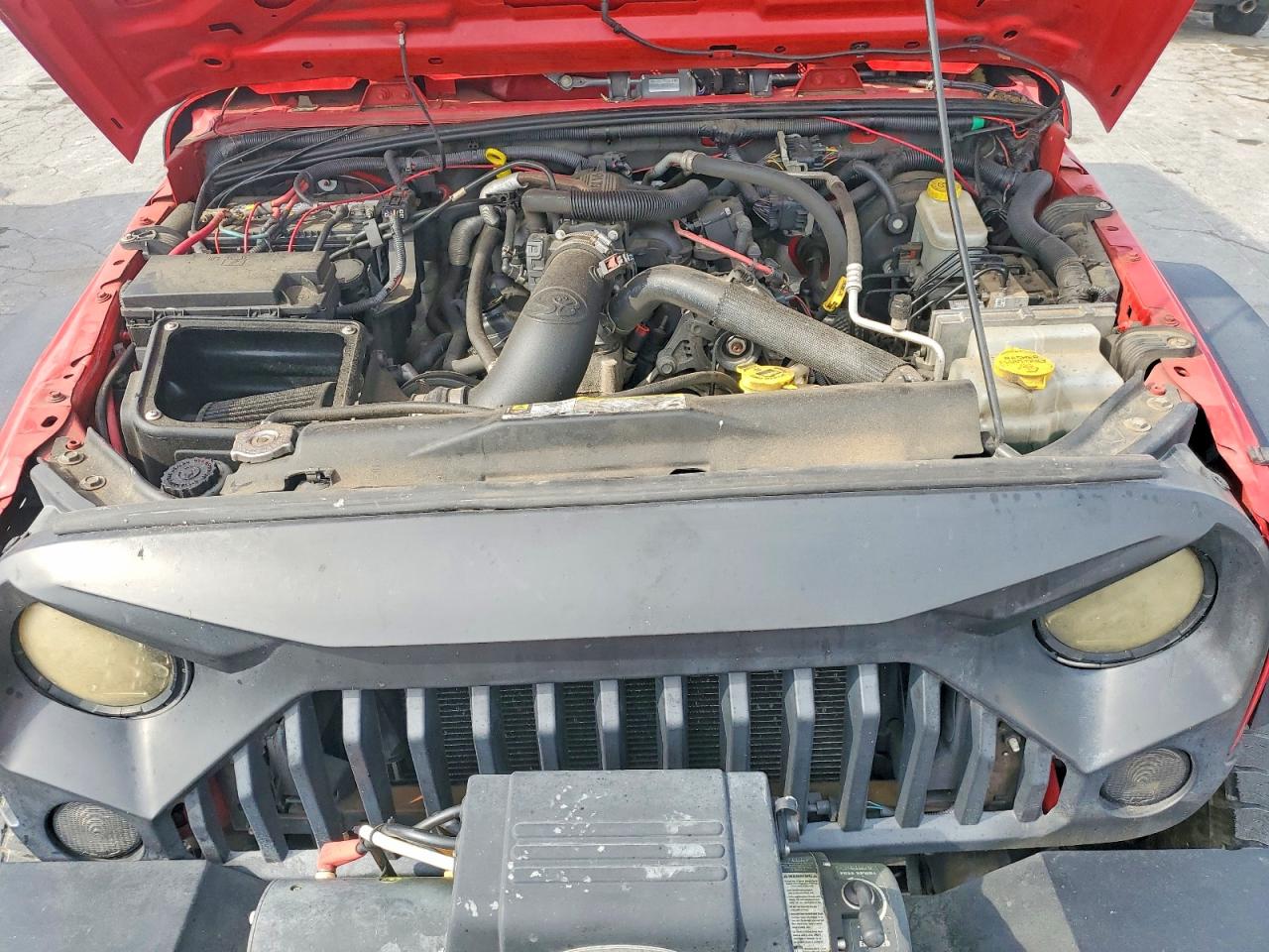 2011 Jeep Wrangler Unlimited Sport Red vin: 1J4BA3H17BL582341