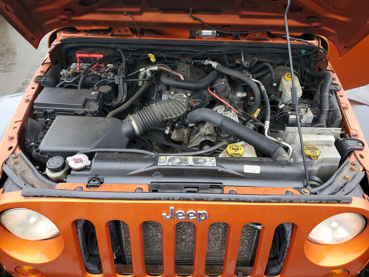 2011 Jeep Wrangler Unlimited Sport Orange vin: 1J4BA3H17BL595770