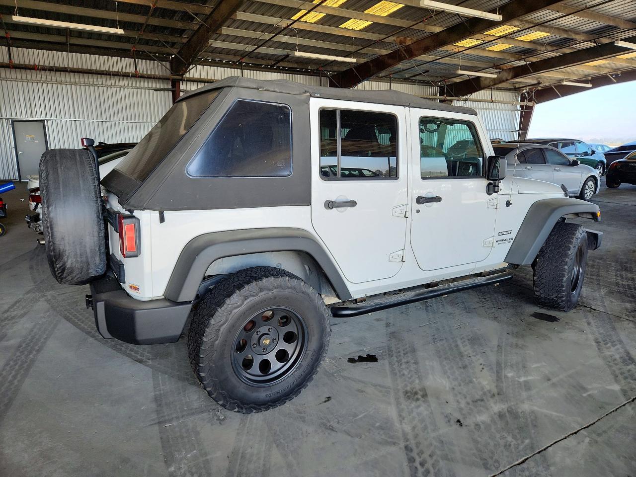 2011 Jeep Wrangler Unlimited Sport White vin: 1J4BA3H17BL638276