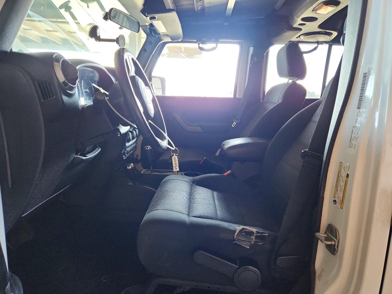 2011 Jeep Wrangler Unlimited Sport White vin: 1J4BA3H17BL638276