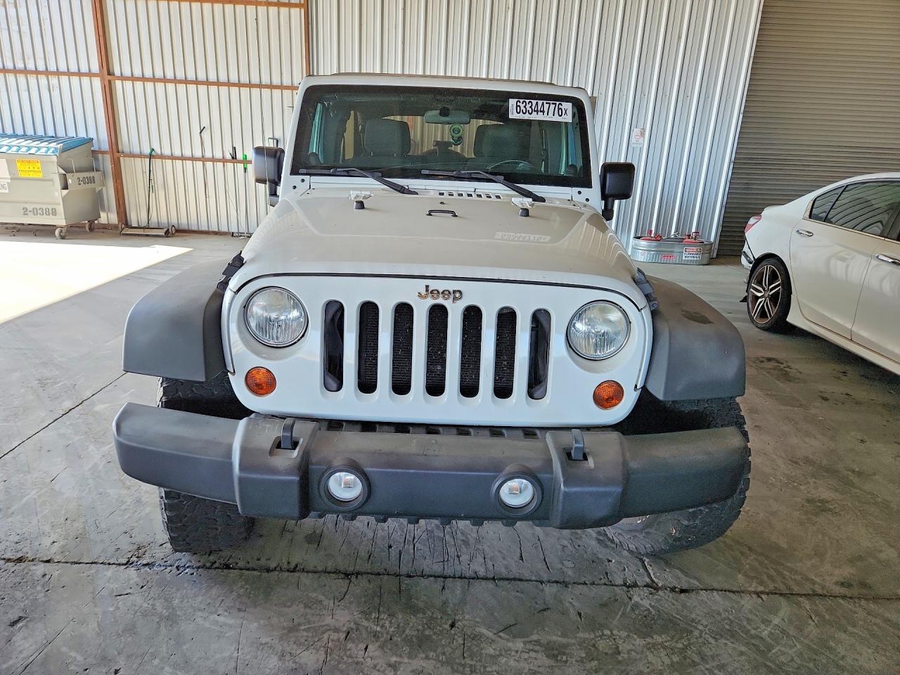 2011 Jeep Wrangler Unlimited Sport White vin: 1J4BA3H17BL638276