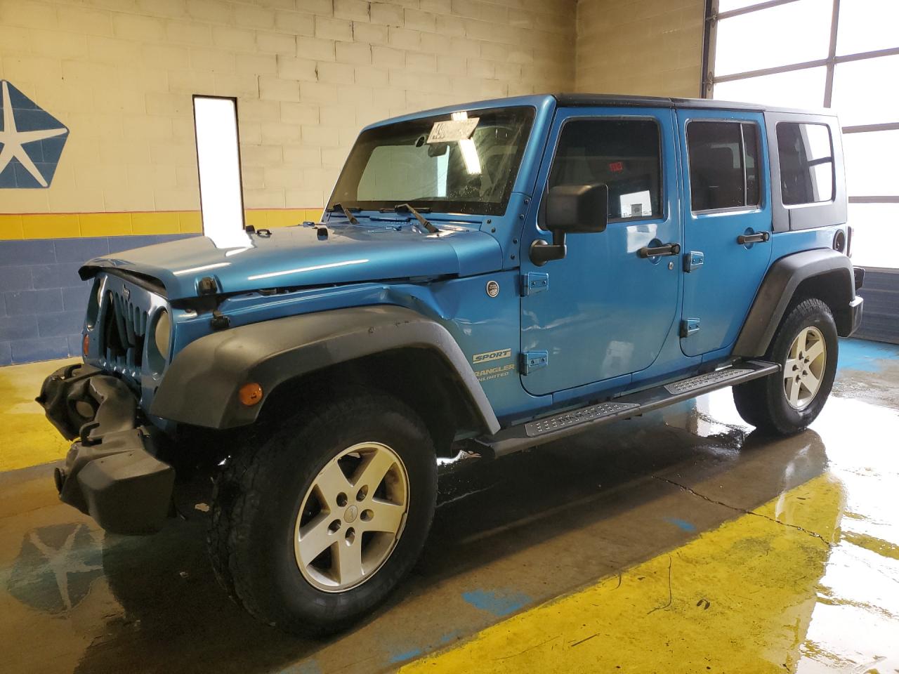 2010 Jeep Wrangler Unlimited Sport Синий vin: 1J4BA3H18AL132891 Damage: Left Front Fender, Severe Damage, Replacement Required