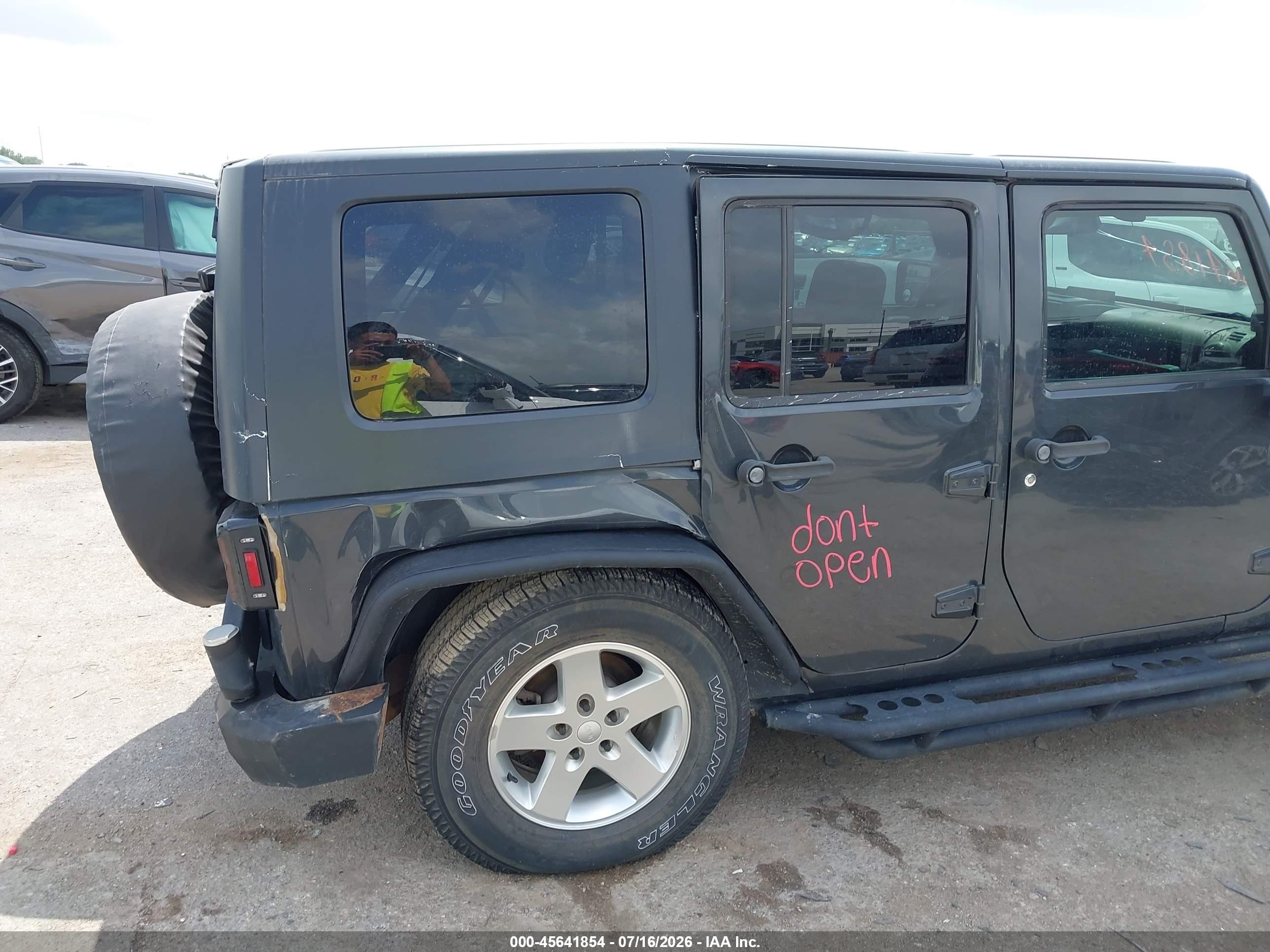 2010 Jeep Wrangler Unlimited Sport Gray vin: 1J4BA3H18AL145785