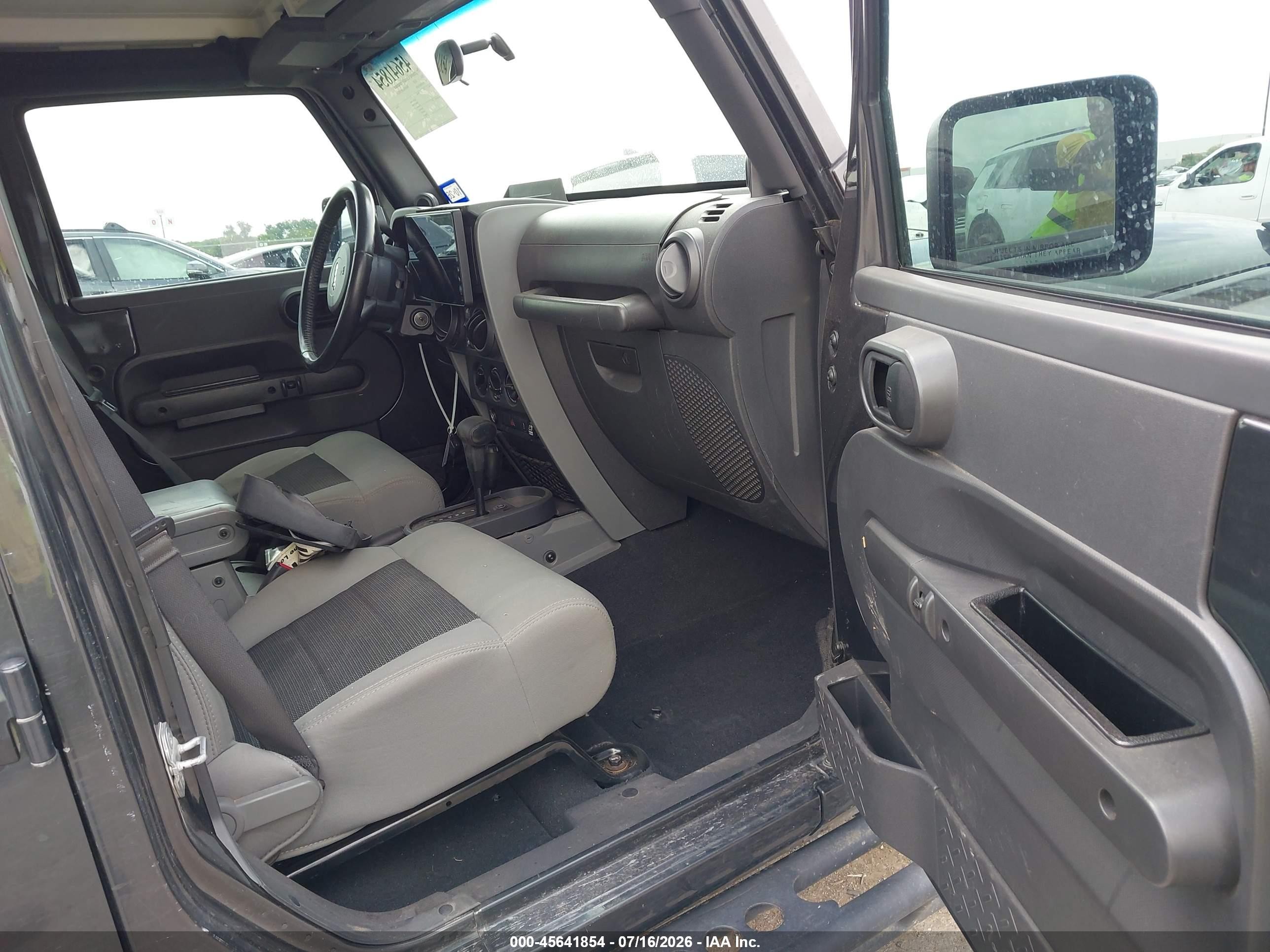 2010 Jeep Wrangler Unlimited Sport Gray vin: 1J4BA3H18AL145785