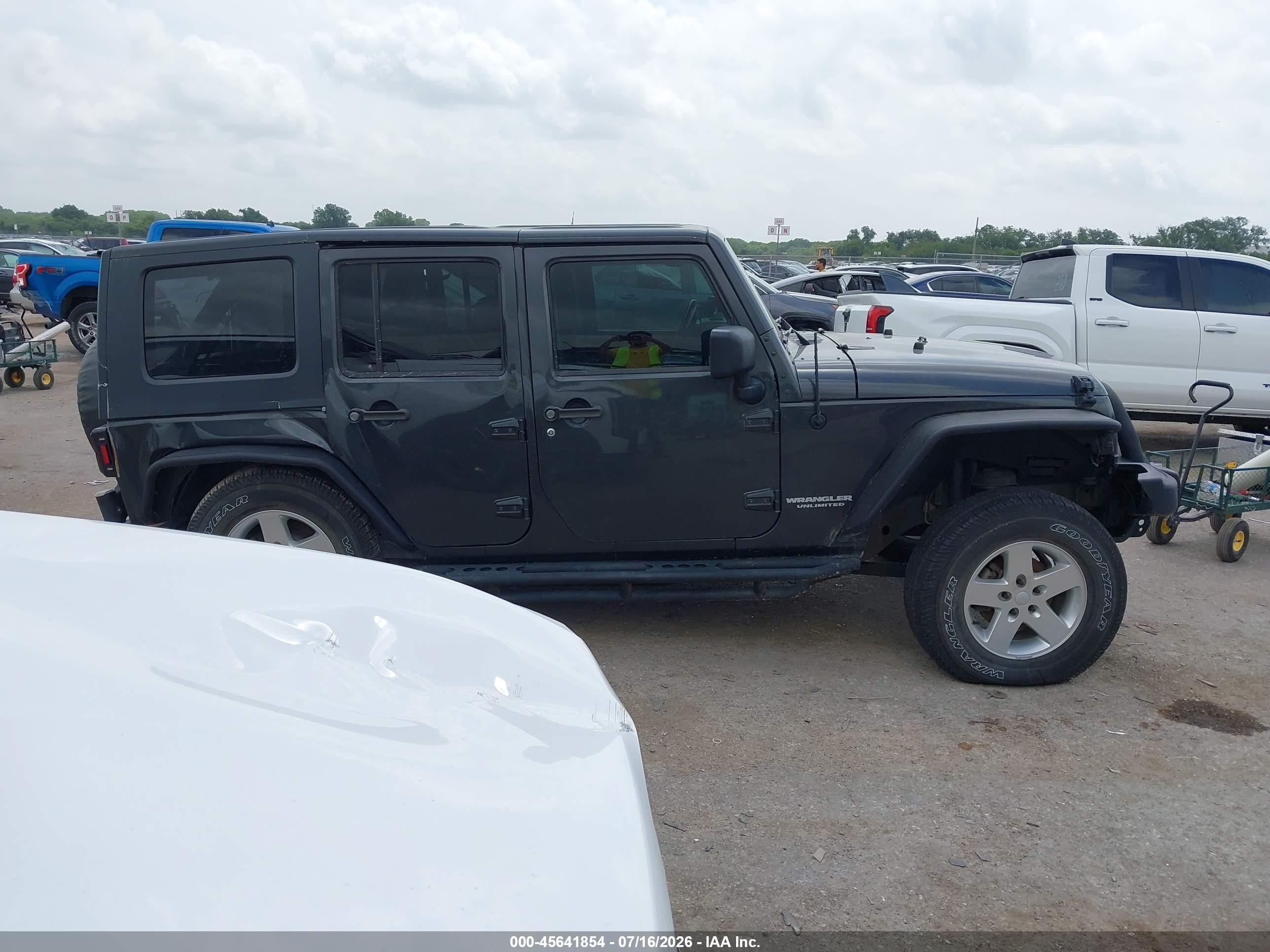 2010 Jeep Wrangler Unlimited Sport Gray vin: 1J4BA3H18AL145785