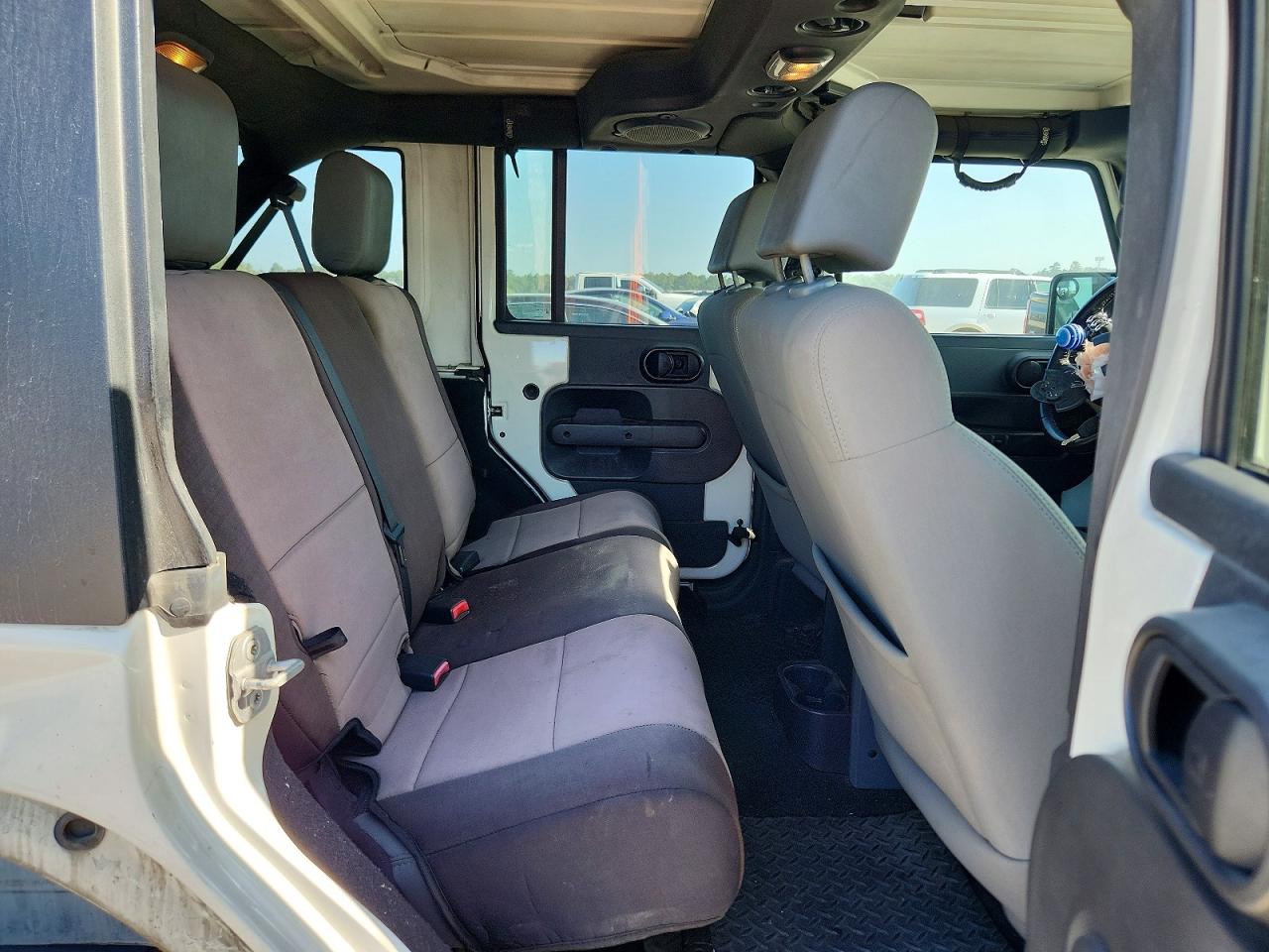 2010 Jeep Wrangler Unlimited Sport White vin: 1J4BA3H18AL204284