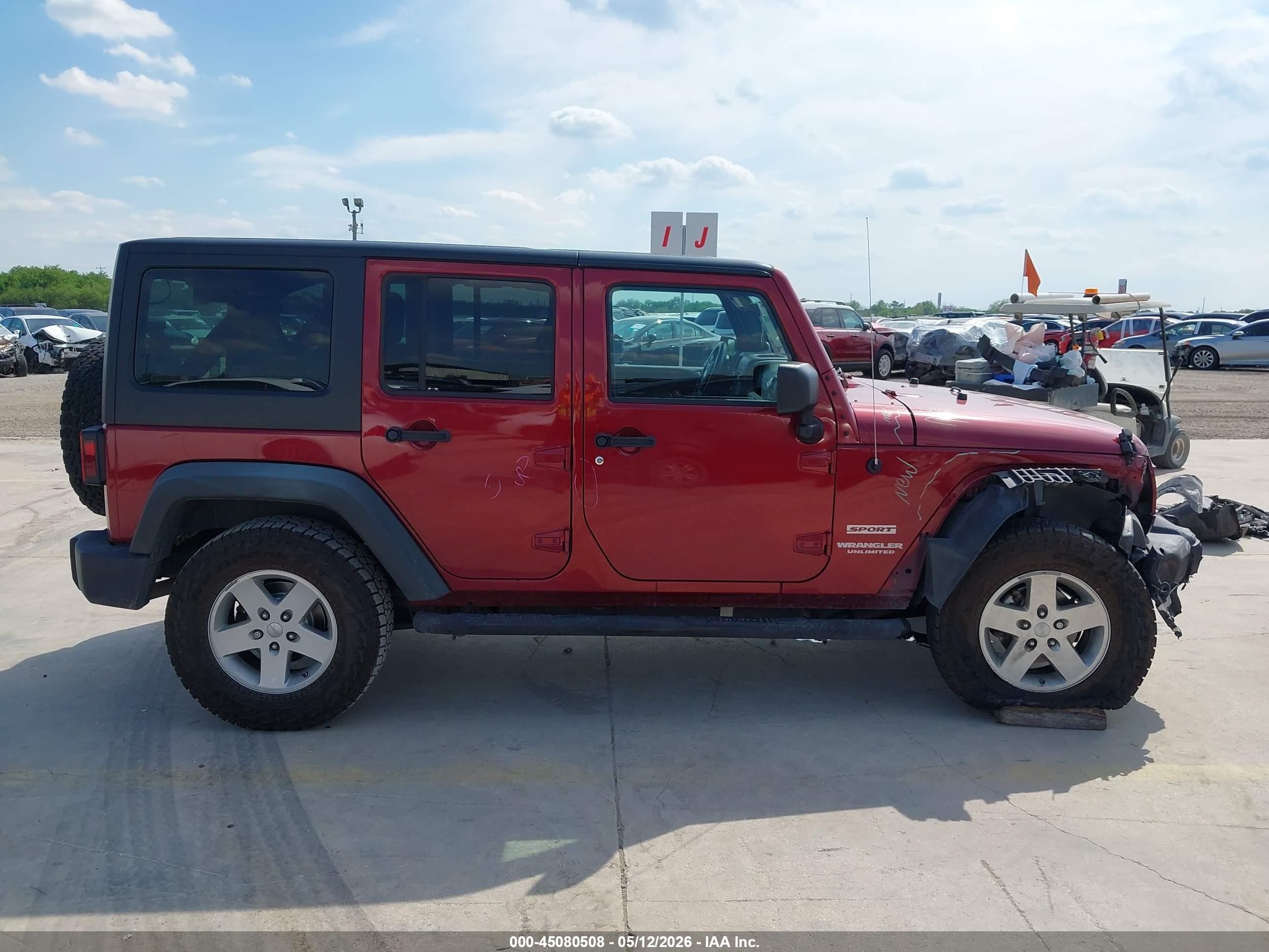 2011 Jeep Wrangler Unlimited Sport Темно-бордовый vin: 1J4BA3H18BL528806