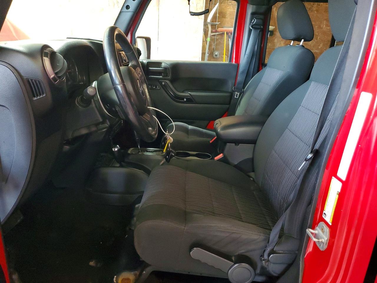 2011 Jeep Wrangler Unlimited Sport Red vin: 1J4BA3H18BL537327