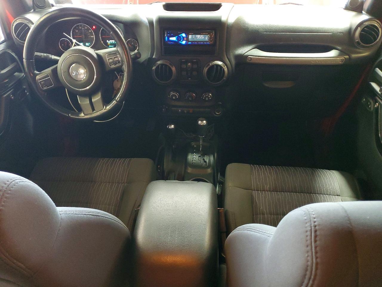 2011 Jeep Wrangler Unlimited Sport Red vin: 1J4BA3H18BL537327