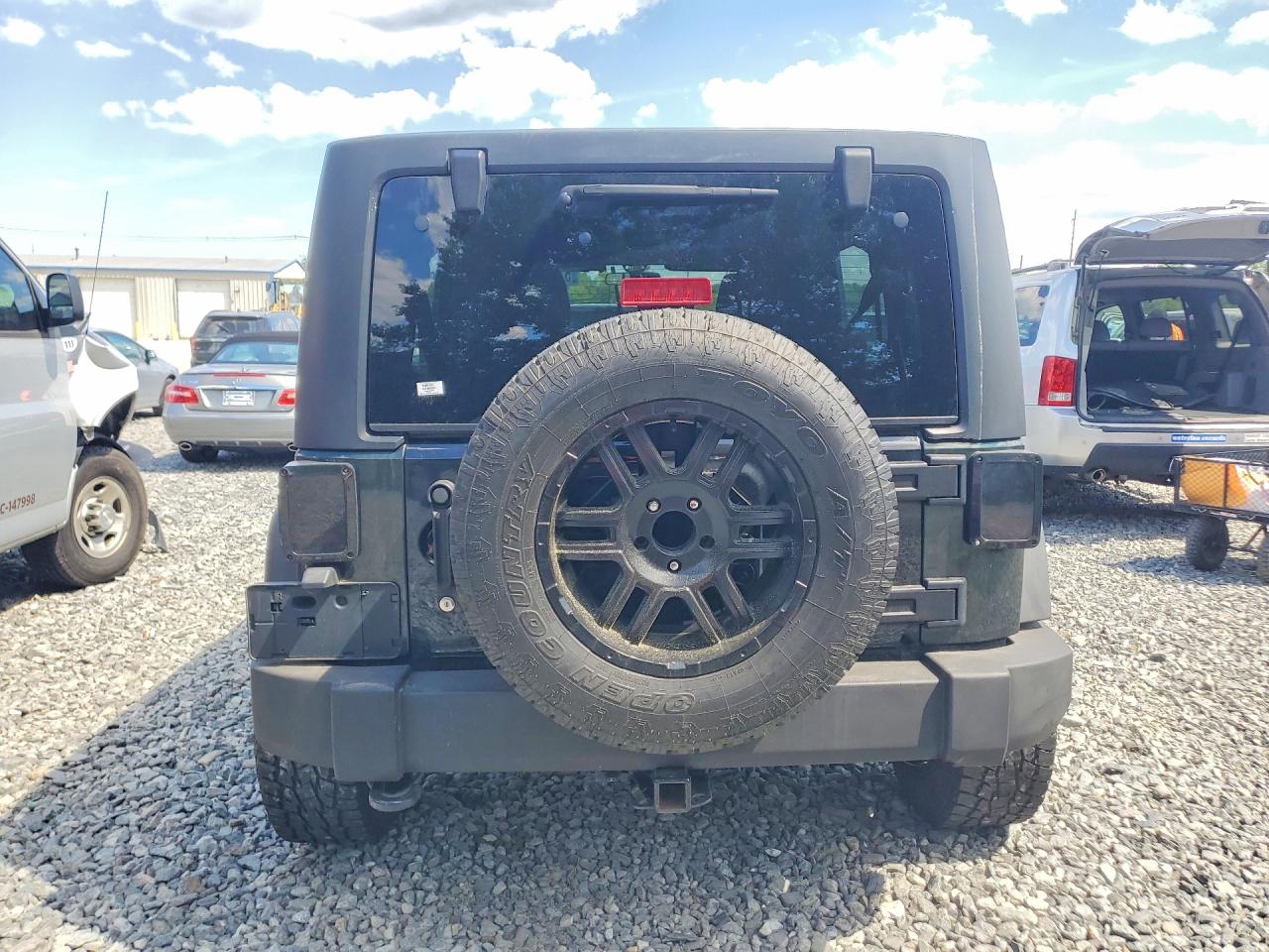 2011 Jeep Wrangler Unlimited Sport Green vin: 1J4BA3H18BL581943