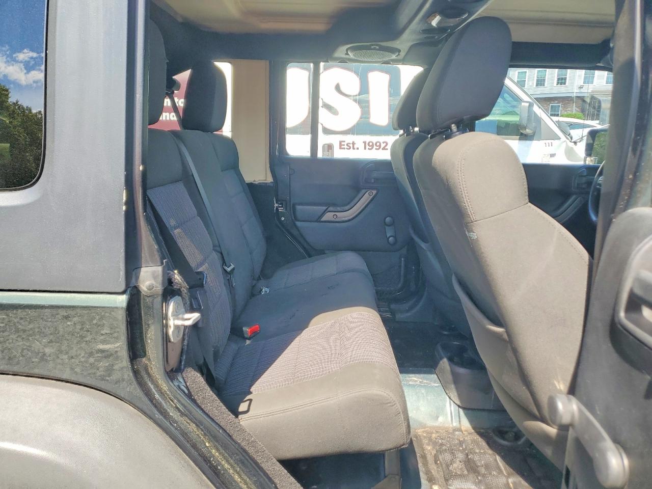 2011 Jeep Wrangler Unlimited Sport Green vin: 1J4BA3H18BL581943