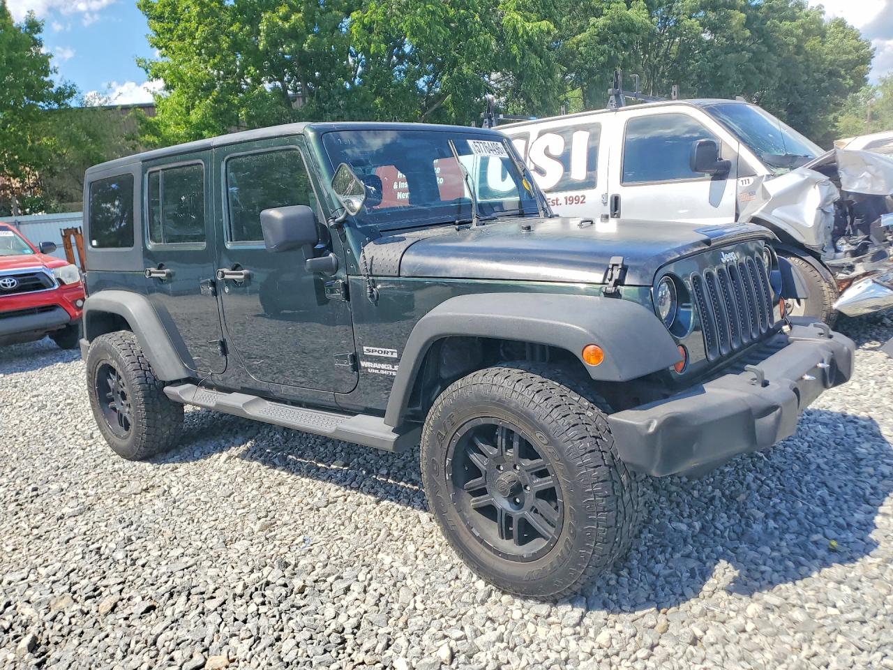 2011 Jeep Wrangler Unlimited Sport Green vin: 1J4BA3H18BL581943