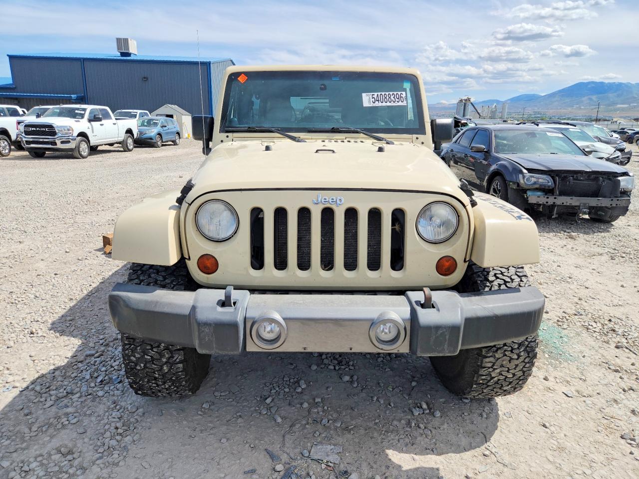 2011 Jeep Wrangler Unlimited Sport Cream vin: 1J4BA3H18BL615850