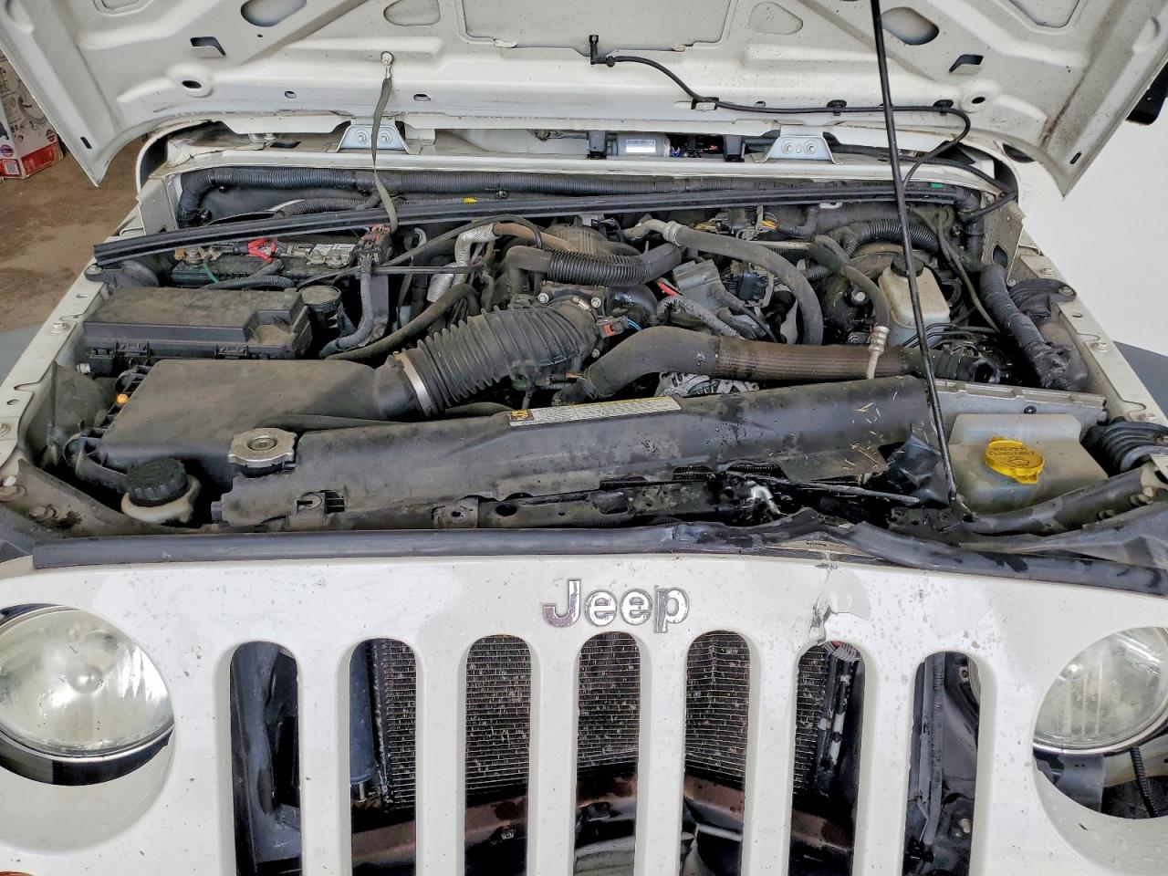 2010 Jeep Wrangler Unlimited Sport White vin: 1J4BA3H19AL142538