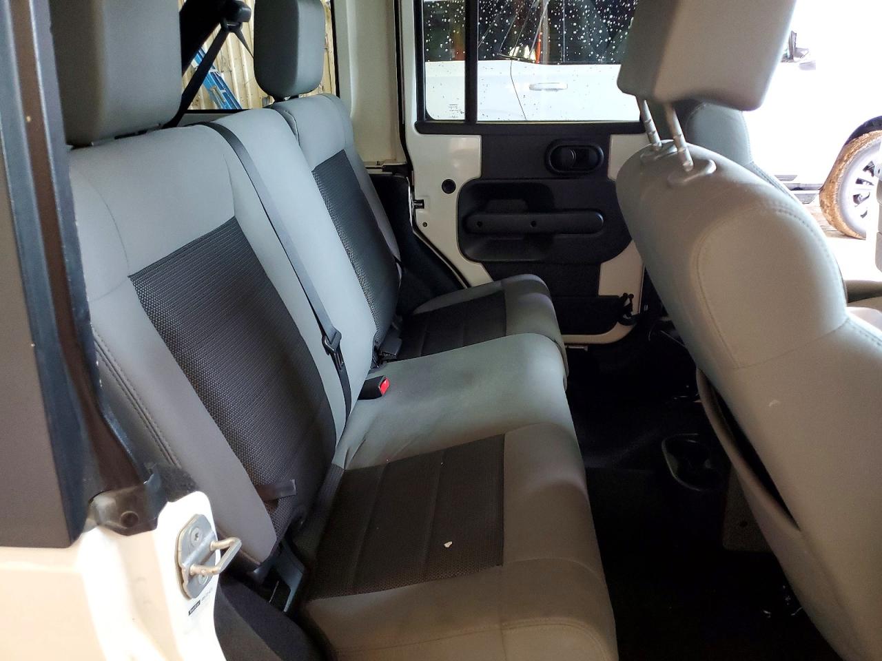 2010 Jeep Wrangler Unlimited Sport White vin: 1J4BA3H19AL142538