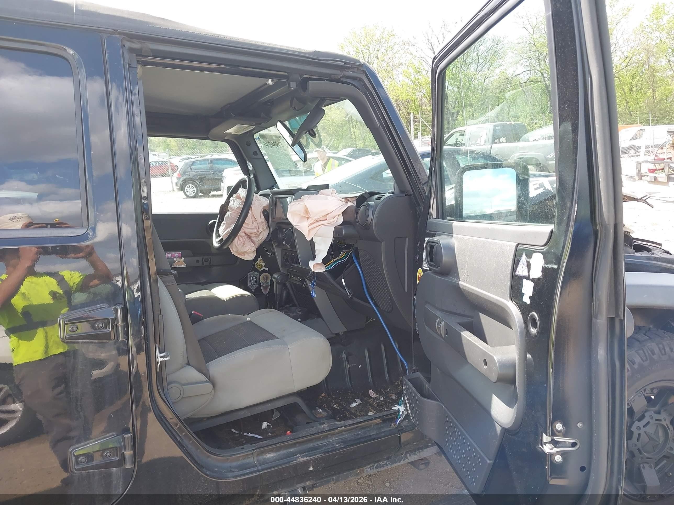 2010 Jeep Wrangler Unlimited Sport Black vin: 1J4BA3H19AL175846