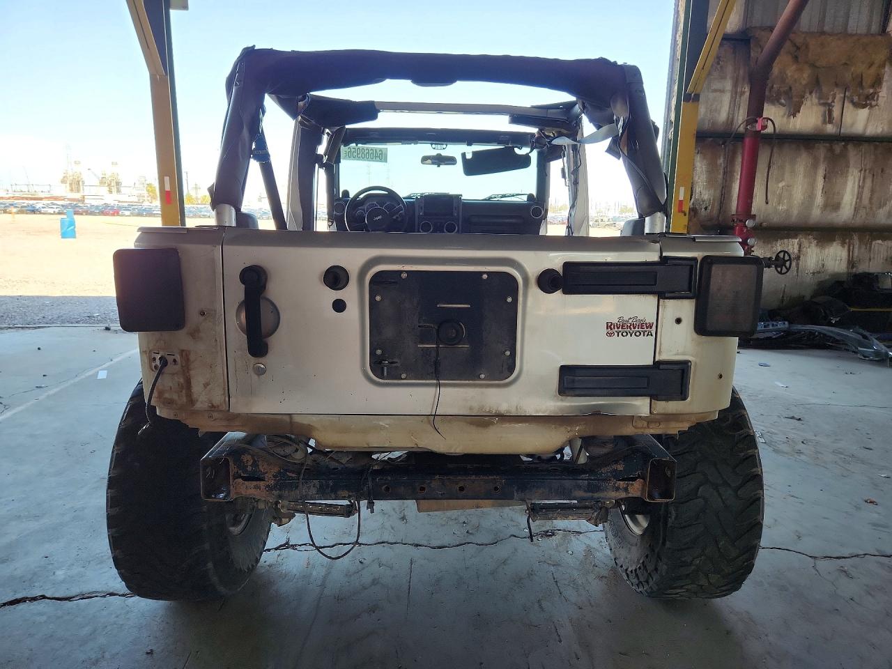 2010 Jeep Wrangler Unlimited Sport Silver vin: 1J4BA3H19AL179671