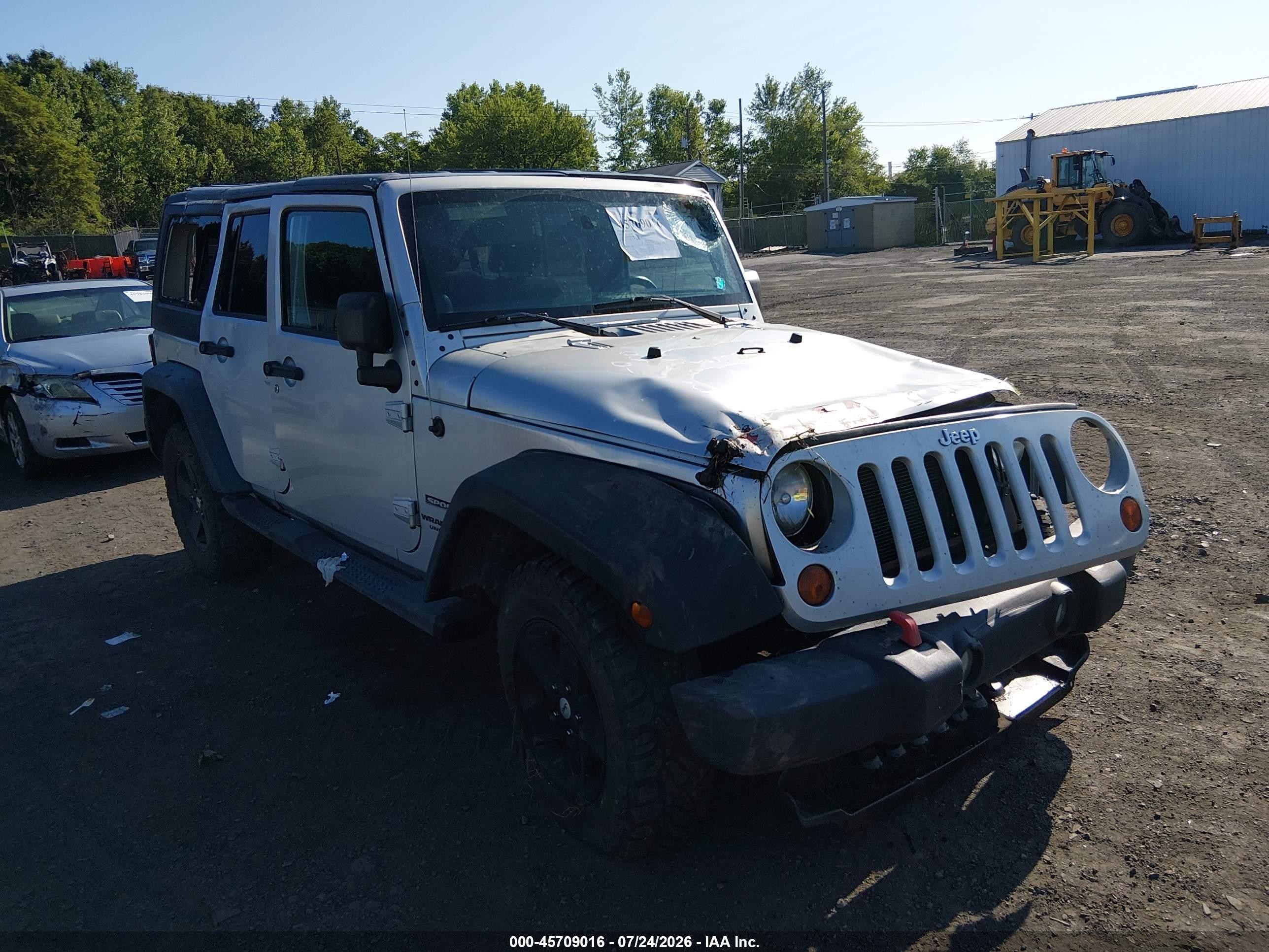 2011 Jeep Wrangler Unlimited Sport Silver vin: 1J4BA3H1XBL596962