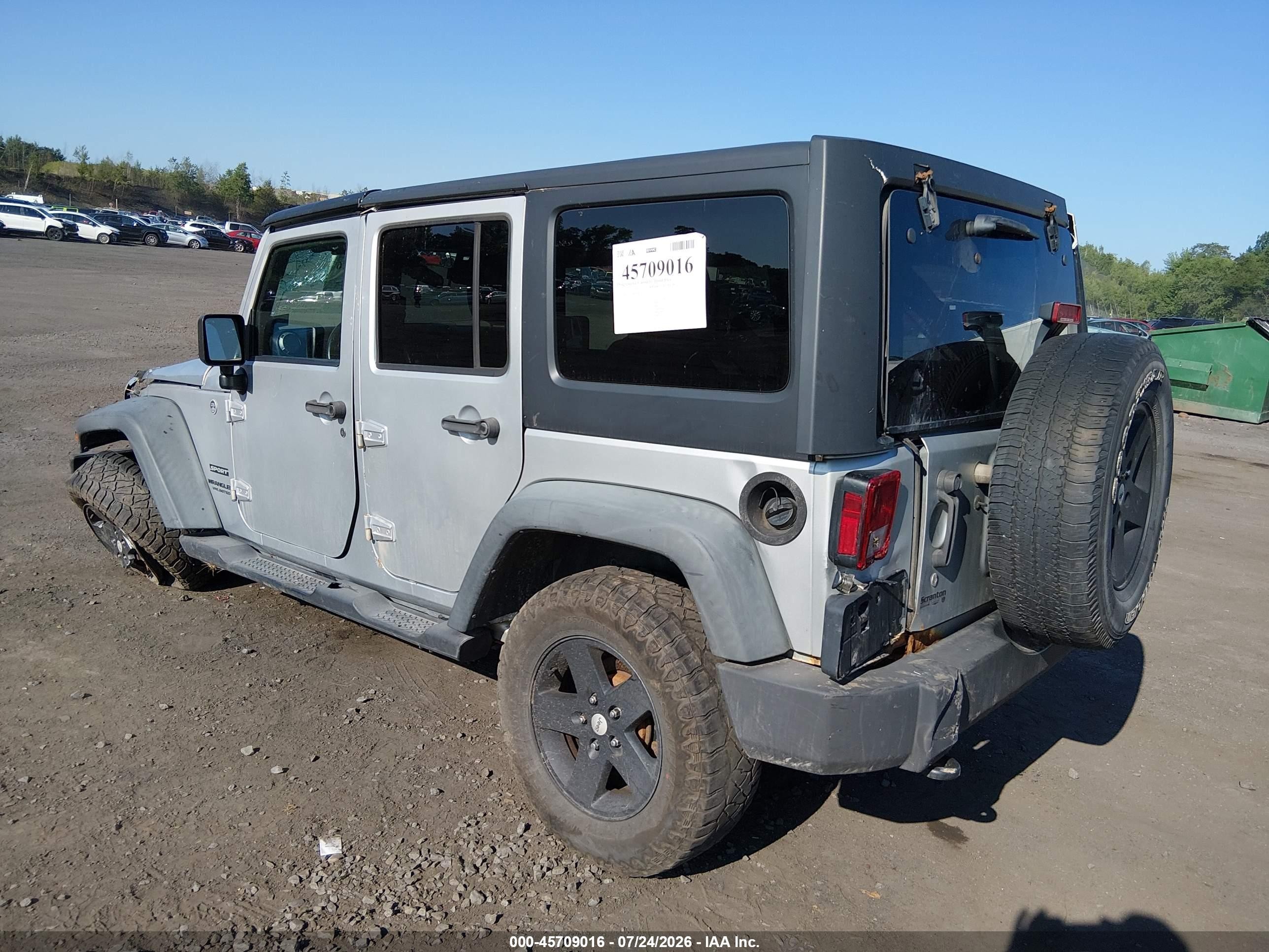2011 Jeep Wrangler Unlimited Sport Silver vin: 1J4BA3H1XBL596962