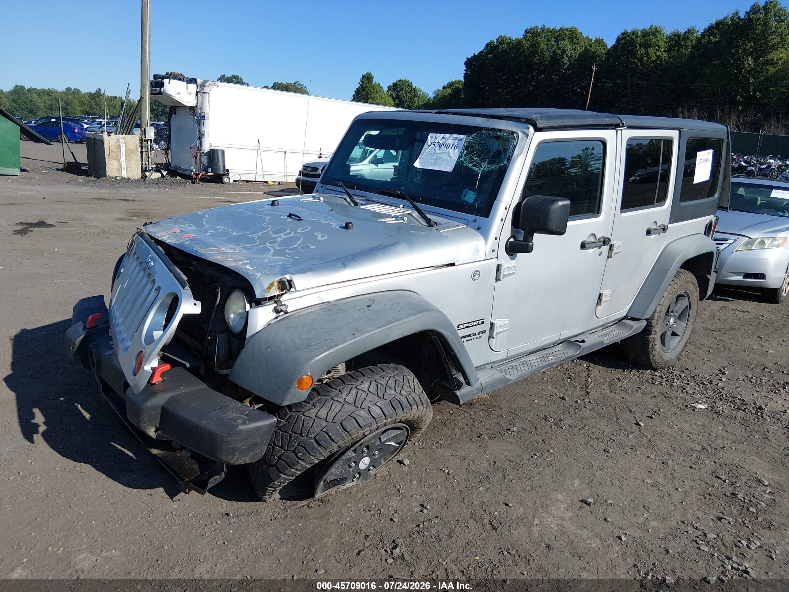 2011 Jeep Wrangler Unlimited Sport Silver vin: 1J4BA3H1XBL596962