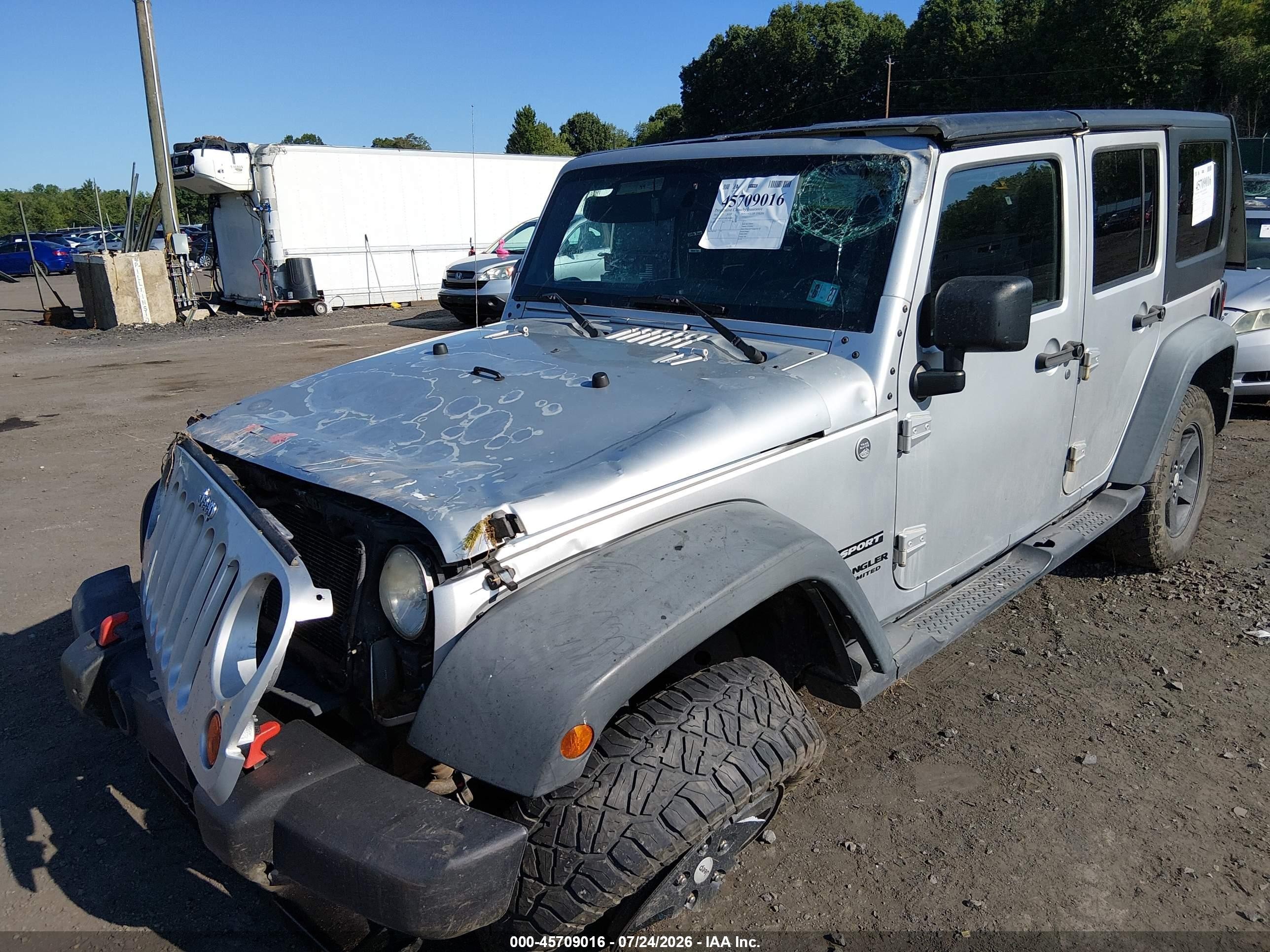2011 Jeep Wrangler Unlimited Sport Silver vin: 1J4BA3H1XBL596962
