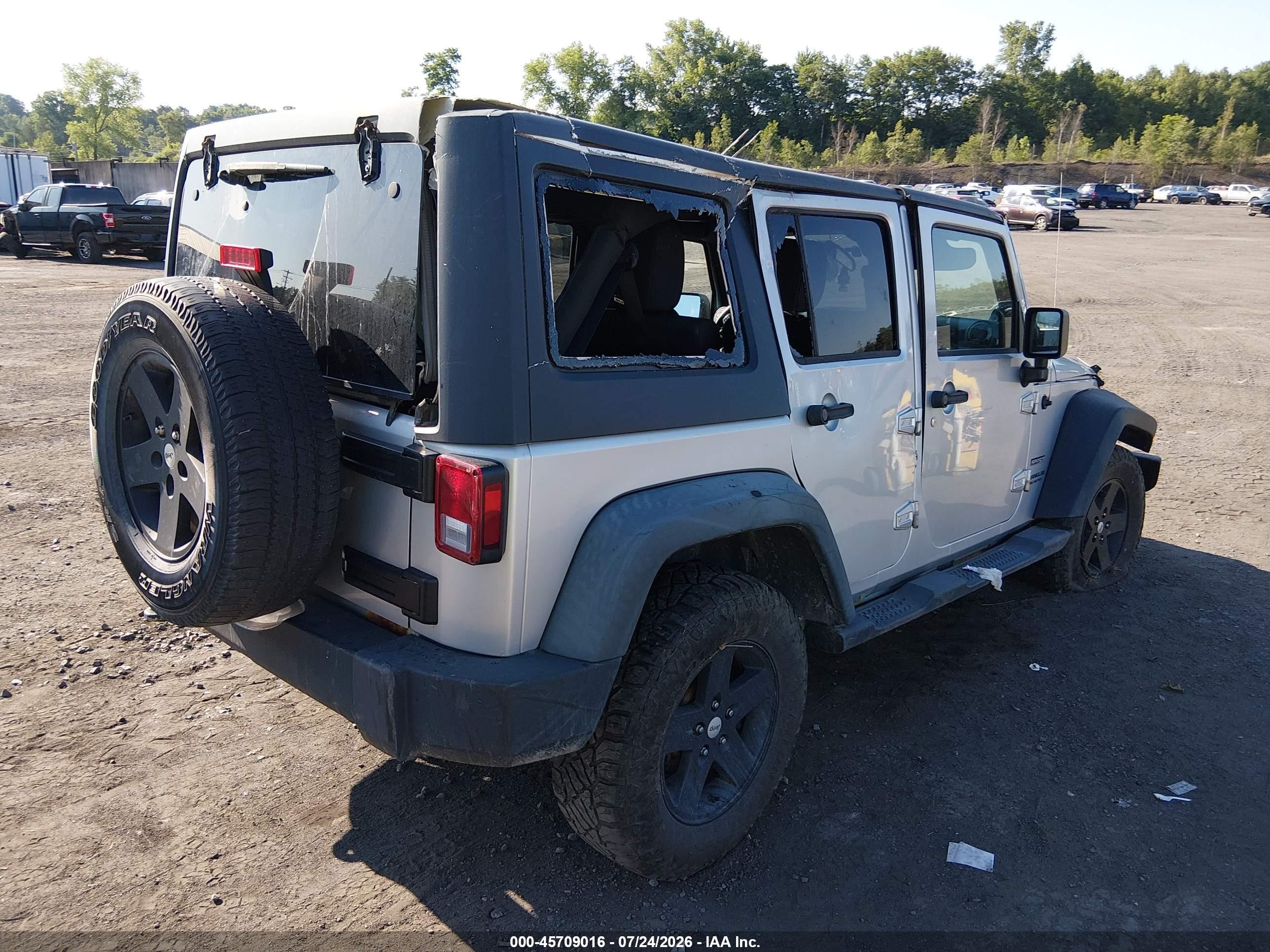 2011 Jeep Wrangler Unlimited Sport Silver vin: 1J4BA3H1XBL596962