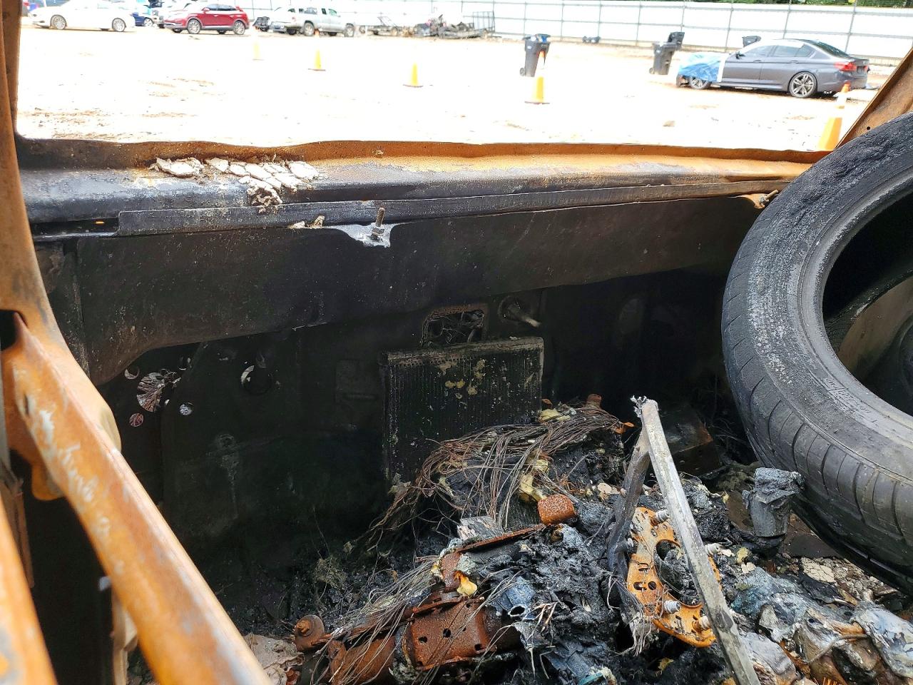 2011 Jeep Wrangler Burn vin: 1J4BA3H4XBL609015