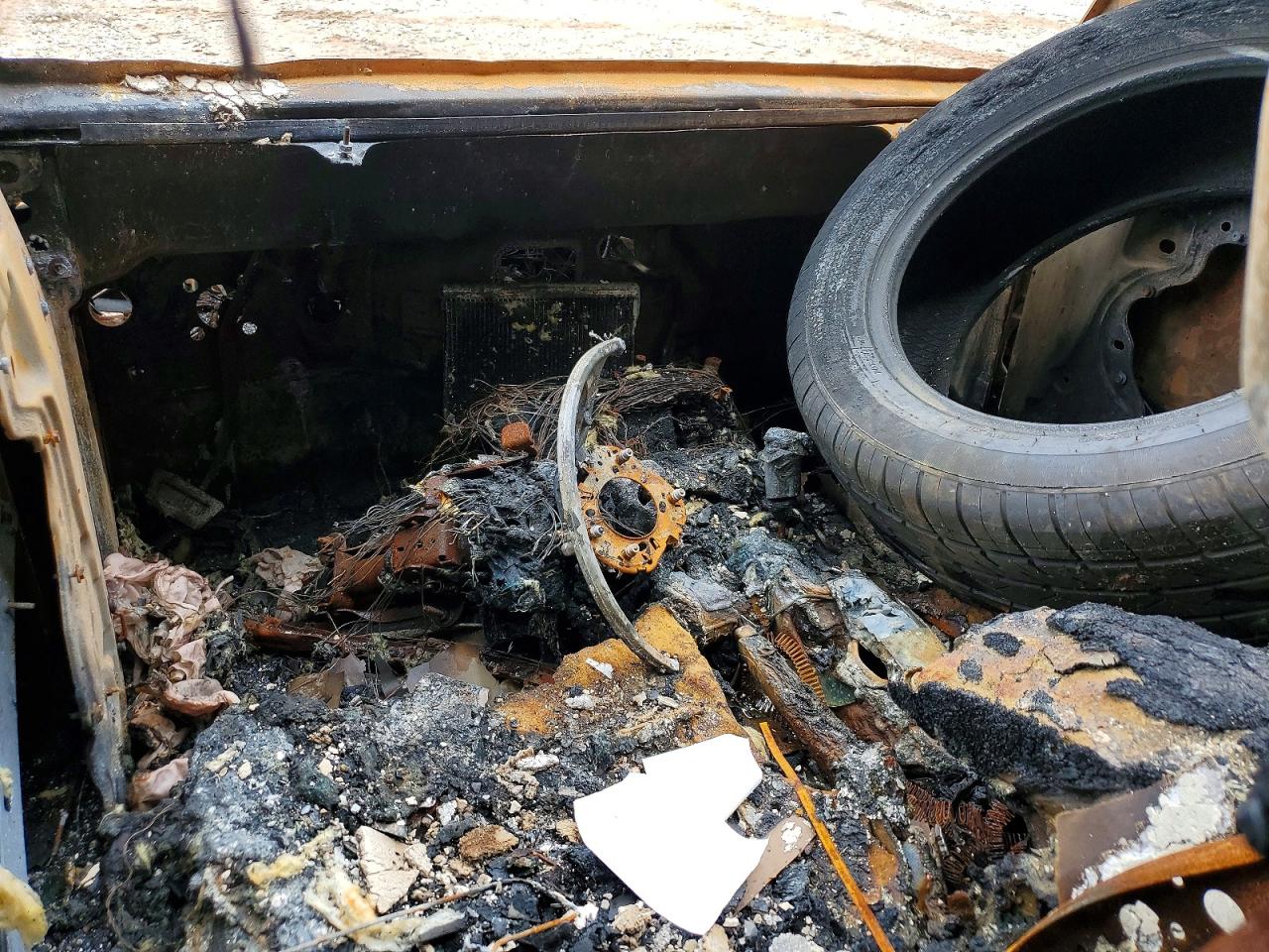2011 Jeep Wrangler Burn vin: 1J4BA3H4XBL609015