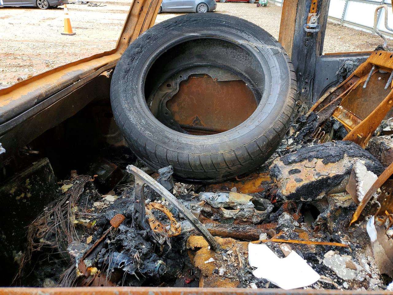 2011 Jeep Wrangler Burn vin: 1J4BA3H4XBL609015
