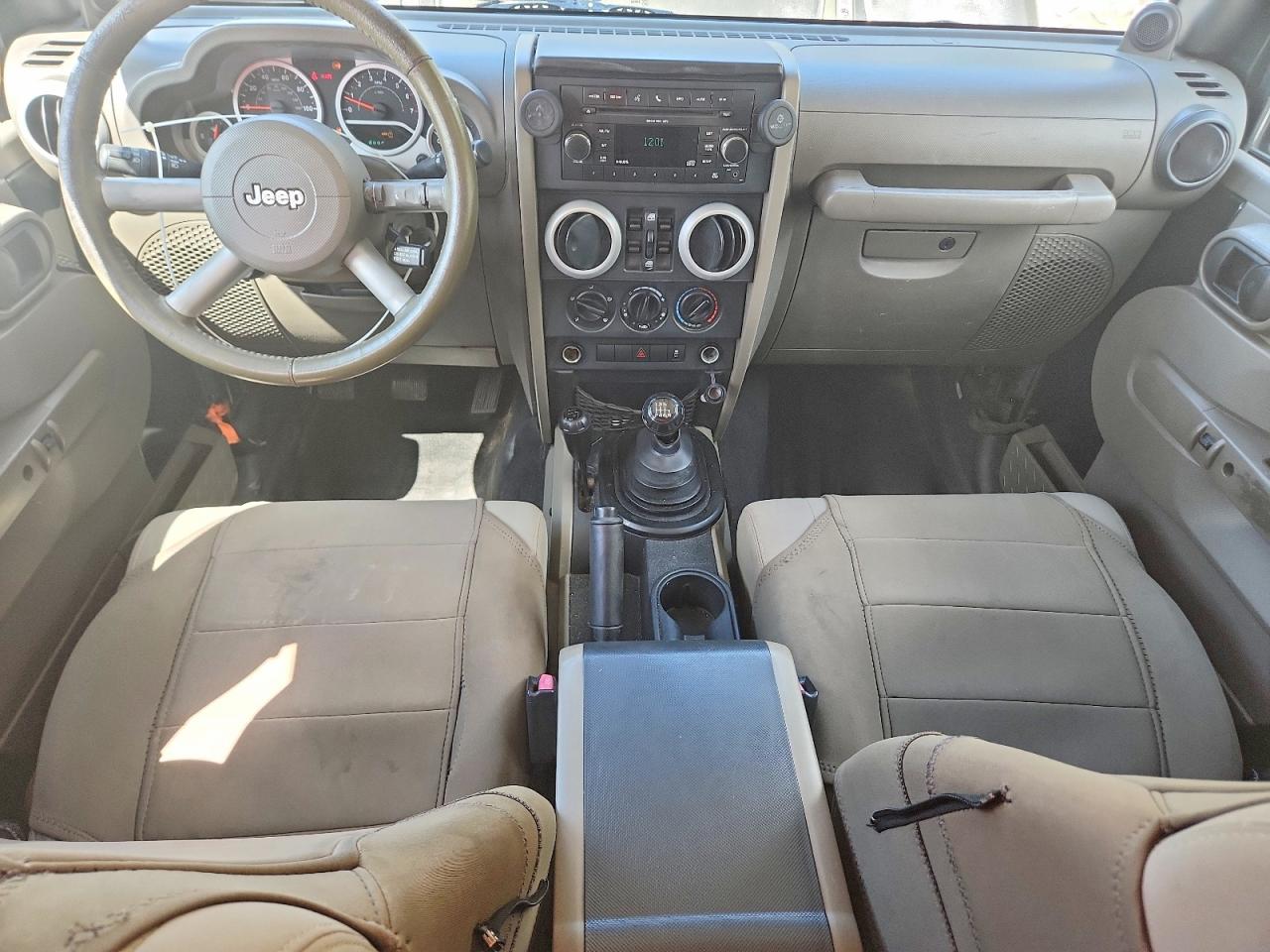 2010 Jeep Wrangler Unlimited Sahara Зеленый vin: 1J4BA5H10AL174953