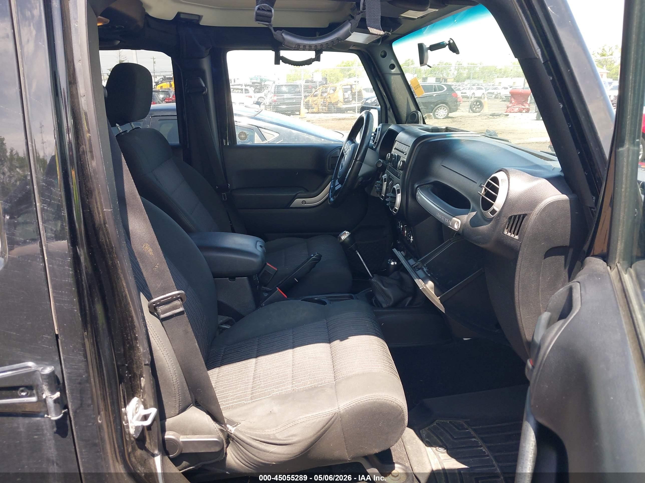 2011 Jeep Wrangler Unlimited Sahara Черный vin: 1J4BA5H10BL635392