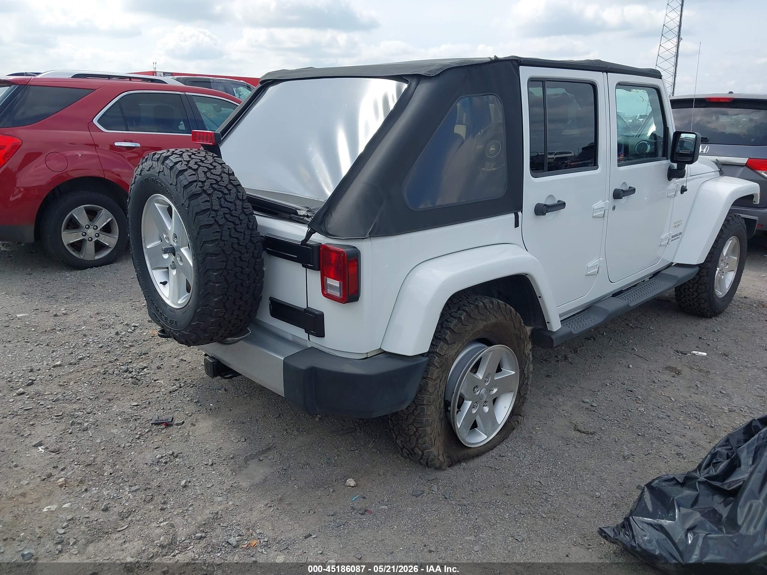 2011 Jeep Wrangler Unlimited Sahara White vin: 1J4BA5H11BL627186