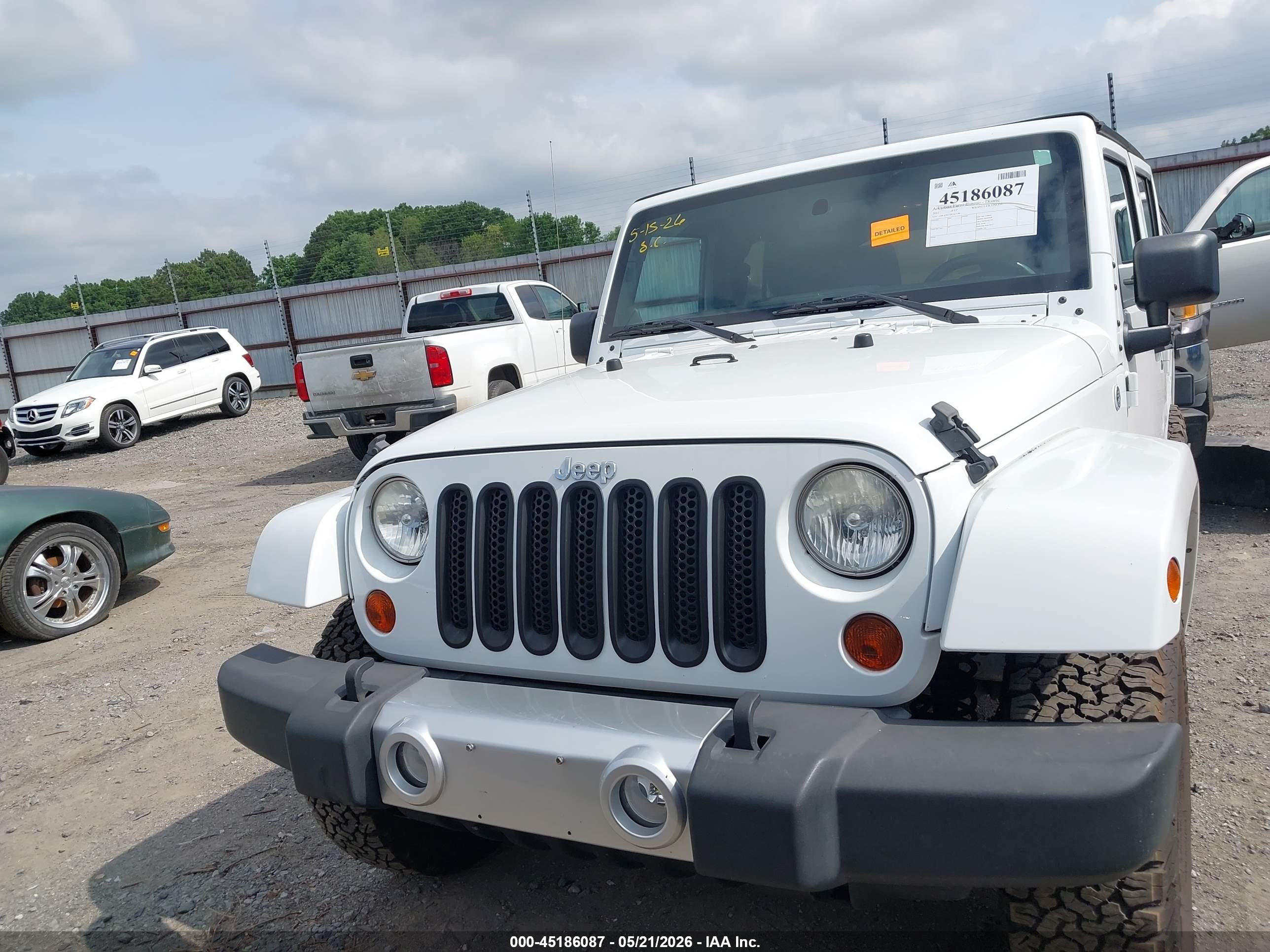 2011 Jeep Wrangler Unlimited Sahara White vin: 1J4BA5H11BL627186