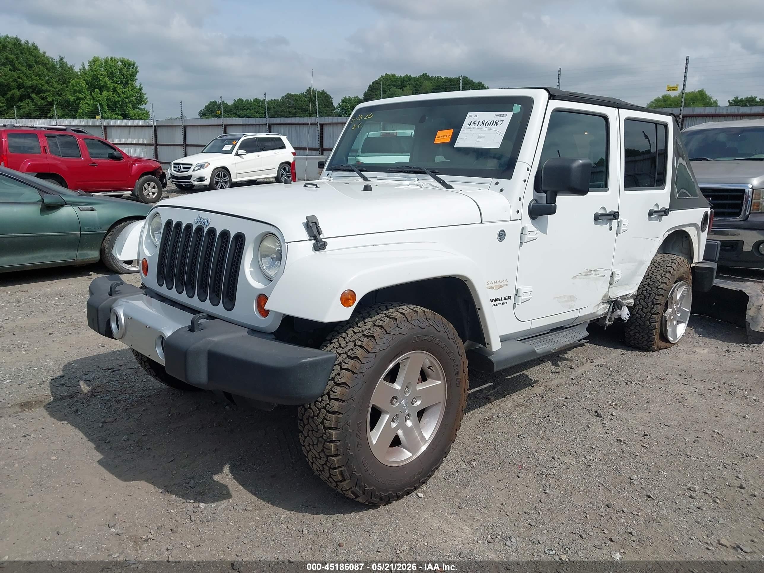 2011 Jeep Wrangler Unlimited Sahara White vin: 1J4BA5H11BL627186