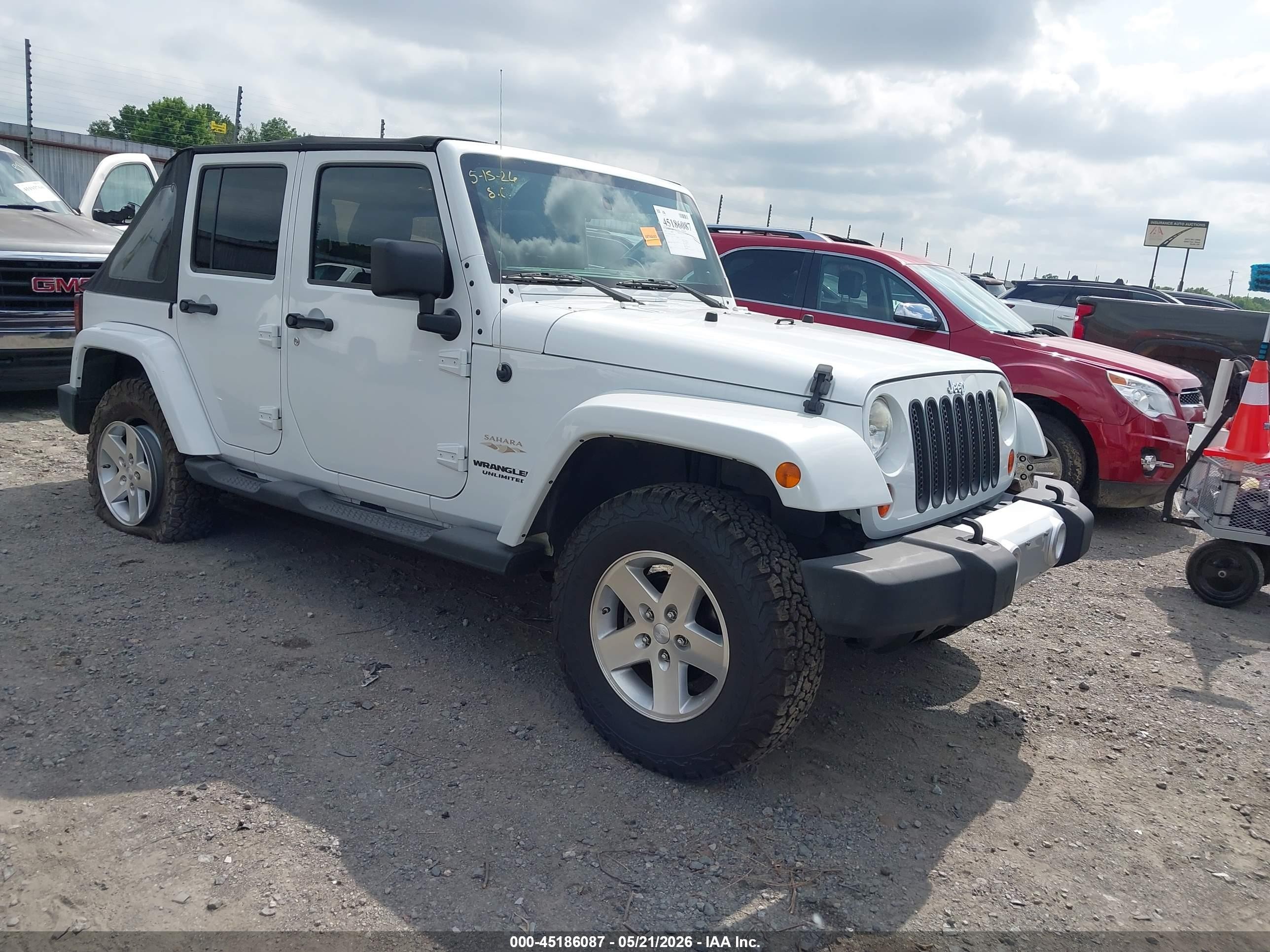 2011 Jeep Wrangler Unlimited Sahara White vin: 1J4BA5H11BL627186
