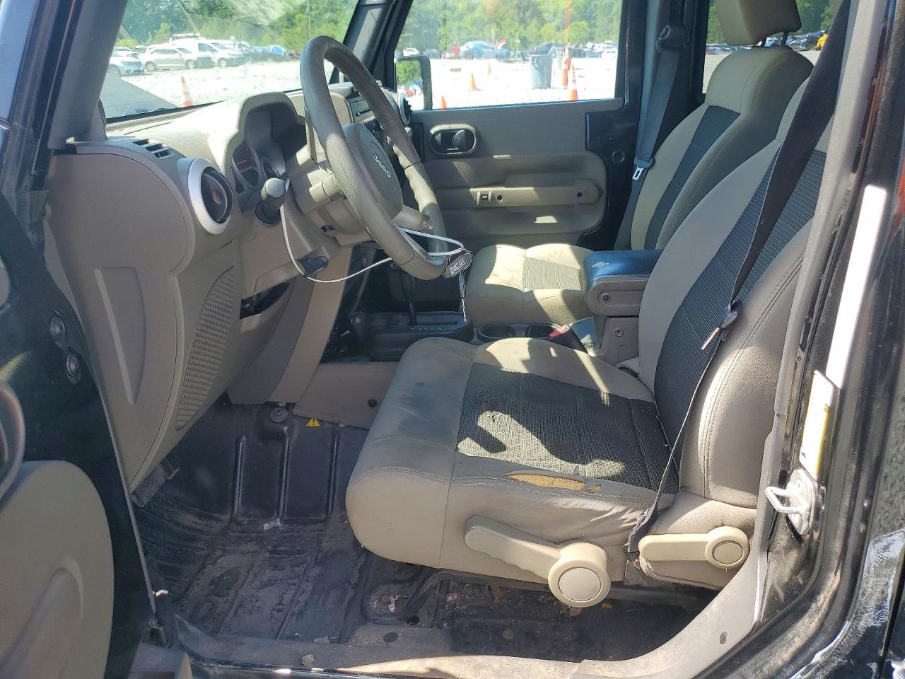 2010 Jeep Wrangler Unlimited Sahara Black vin: 1J4BA5H12AL140030