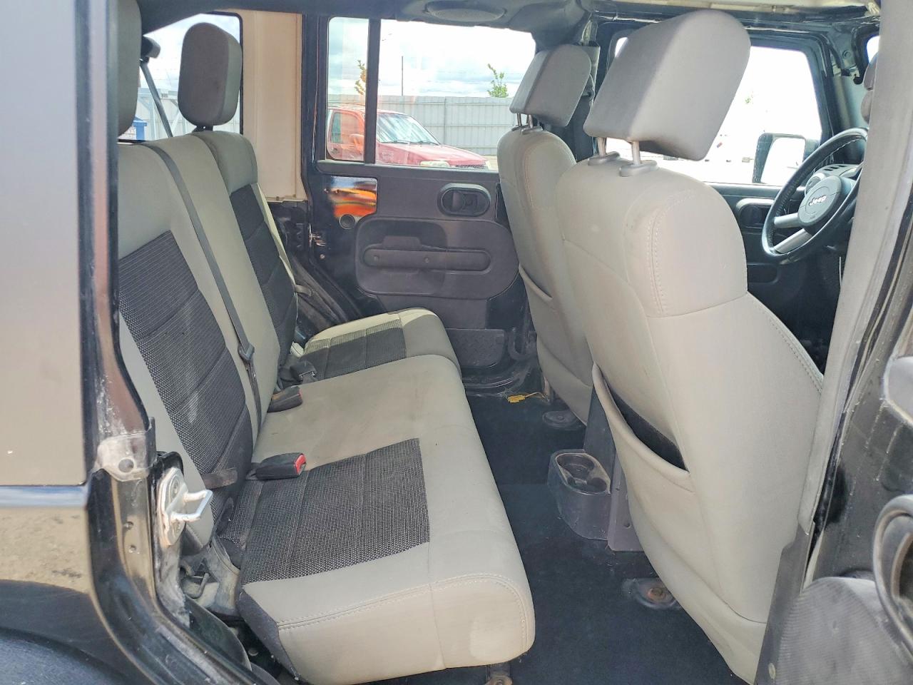 2010 Jeep Wrangler Unlimited Sahara Black vin: 1J4BA5H12AL221786