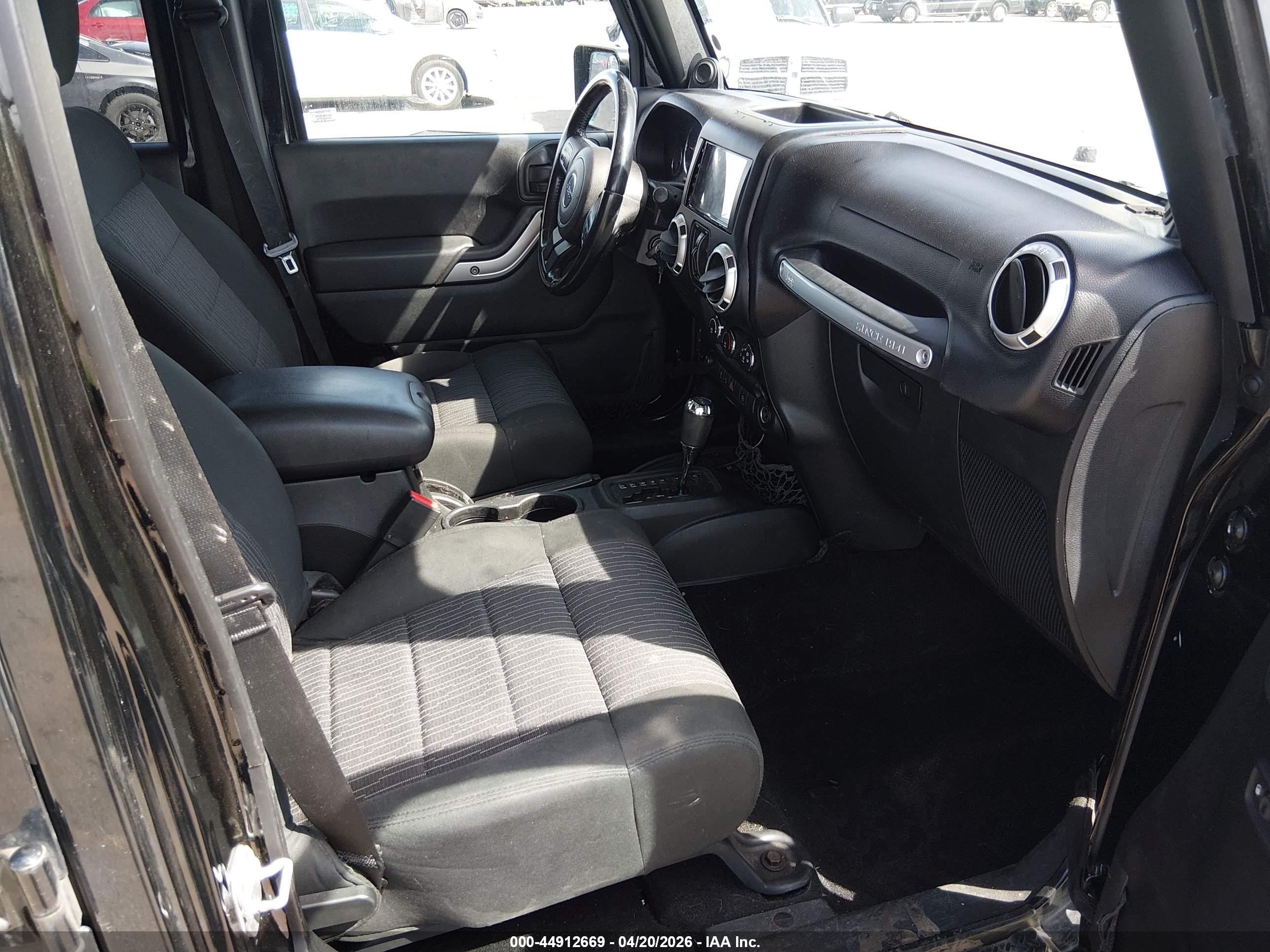 2011 Jeep Wrangler Unlimited Sahara Black vin: 1J4BA5H12BL522477