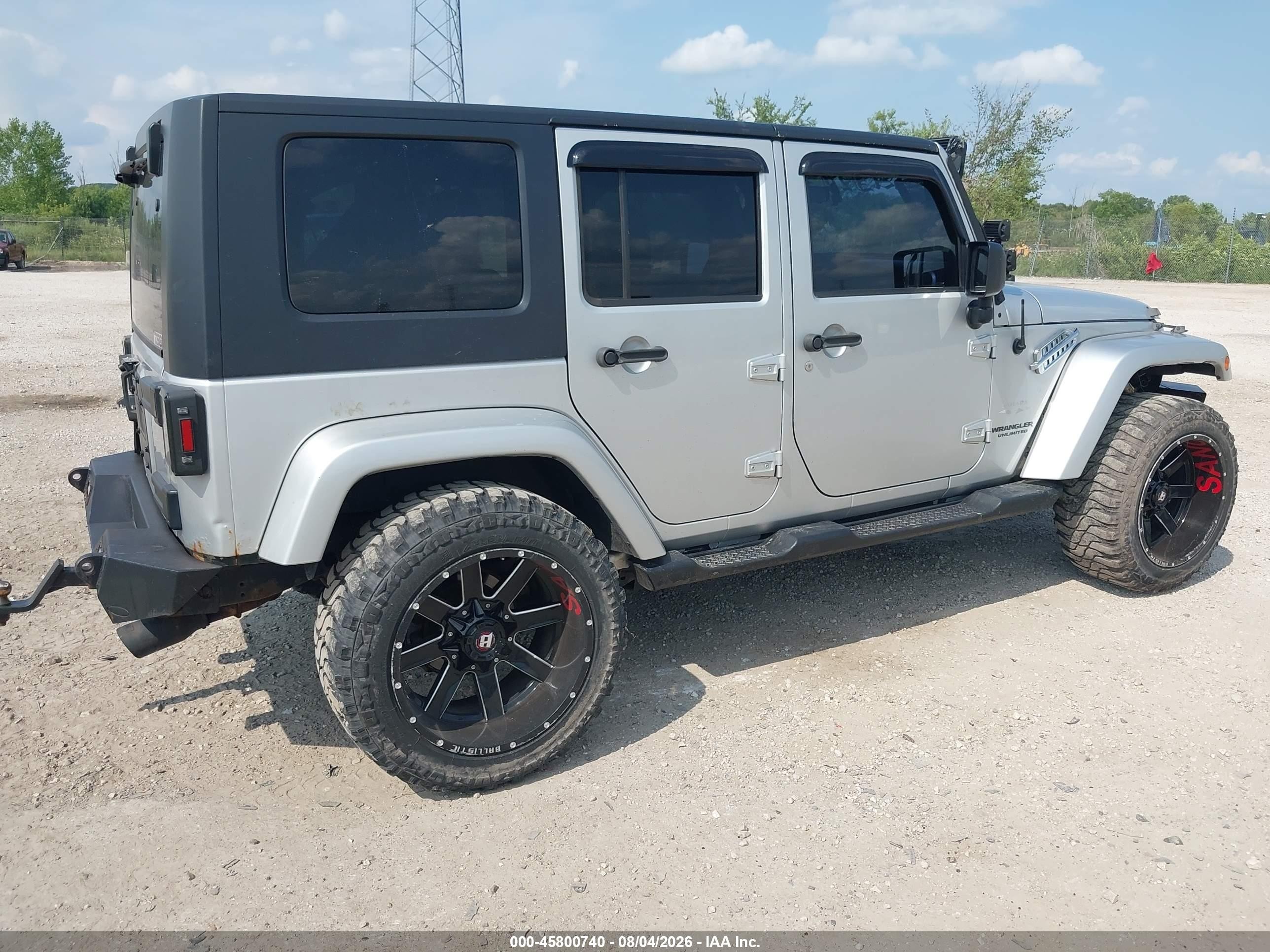 2010 Jeep Wrangler Unlimited Sahara Silver vin: 1J4BA5H13AL123284