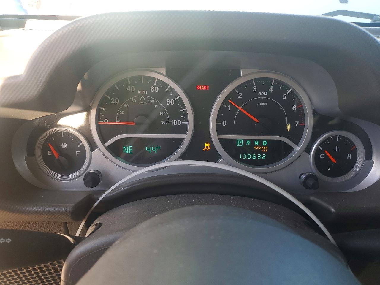 2010 Jeep Wrangler Unlimited Sahara White vin: 1J4BA5H13AL214300
