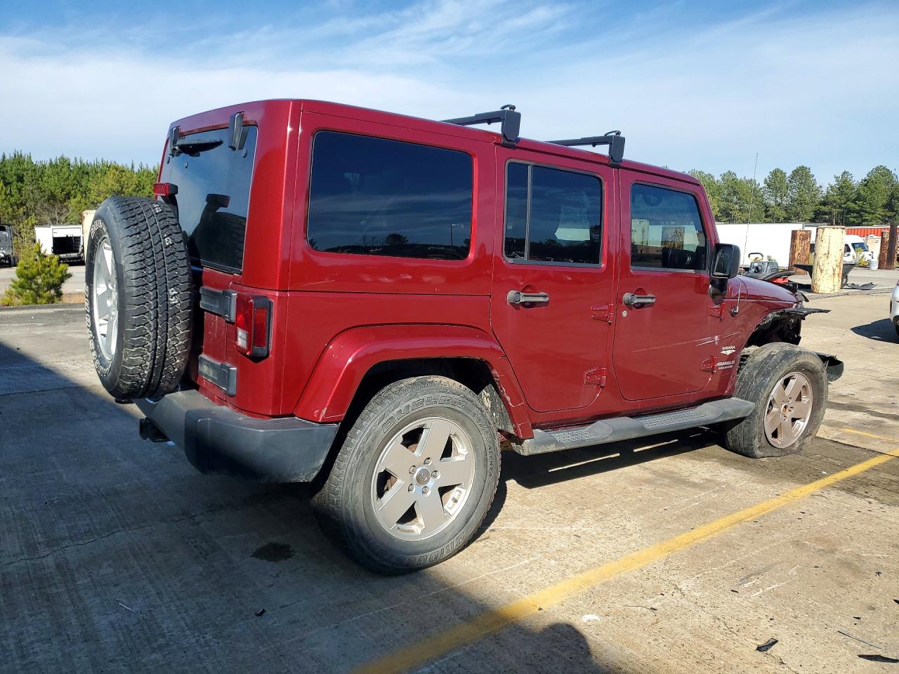 2011 Jeep Wrangler Unlimited Sahara Burgundy vin: 1J4BA5H13BL559005