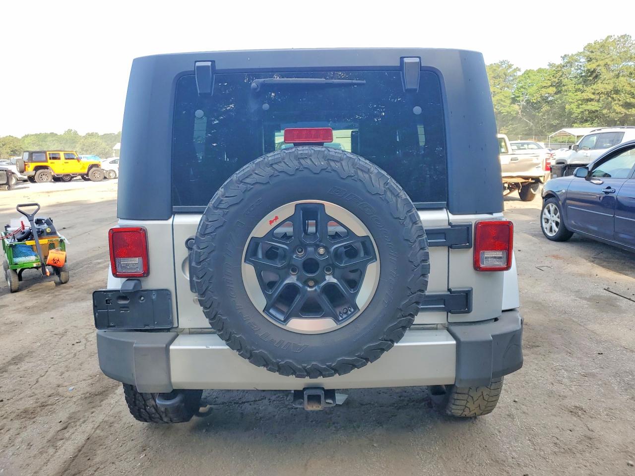 2010 Jeep Wrangler Unlimited Sahara Серый vin: 1J4BA5H14AL118059
