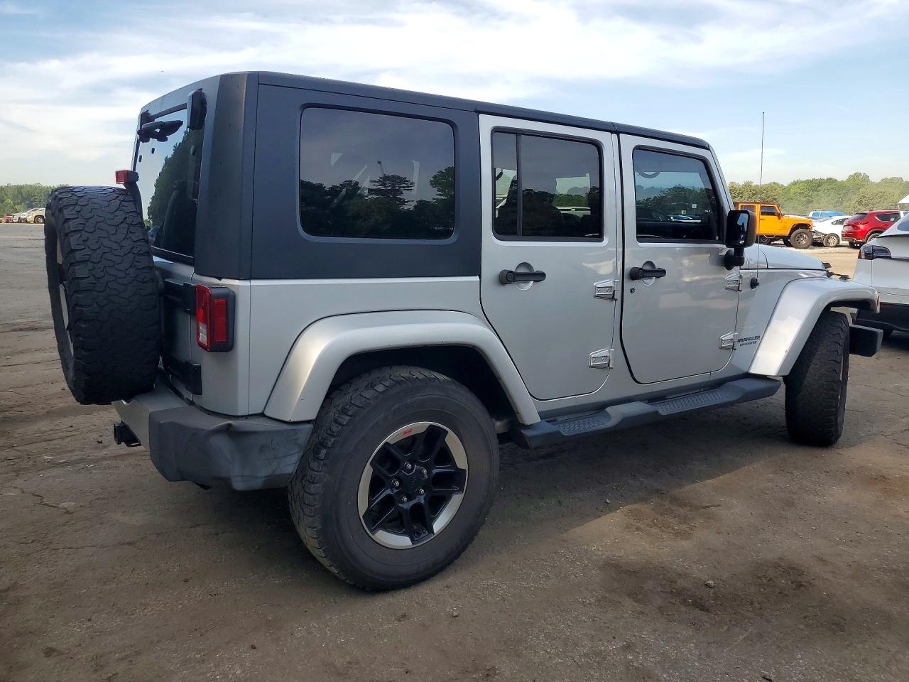 2010 Jeep Wrangler Unlimited Sahara Серый vin: 1J4BA5H14AL118059