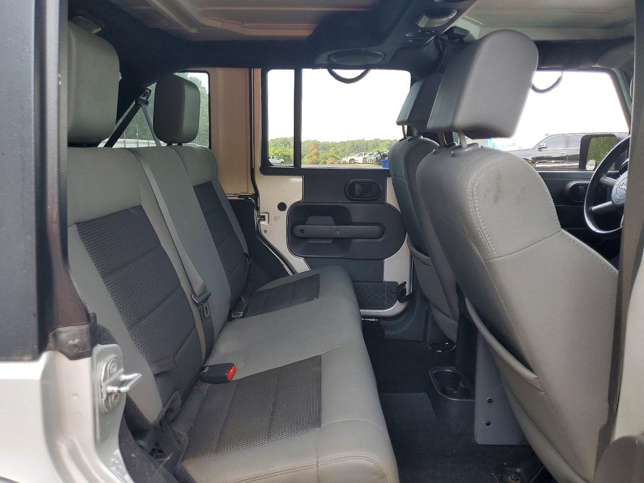 2010 Jeep Wrangler Unlimited Sahara Серый vin: 1J4BA5H14AL118059