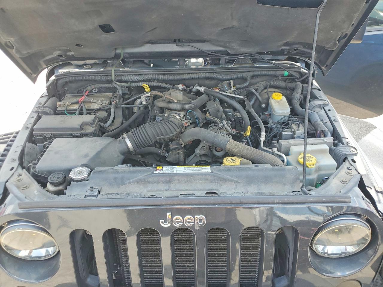 2010 Jeep Wrangler Unlimited Sahara Угольный vin: 1J4BA5H14AL141776