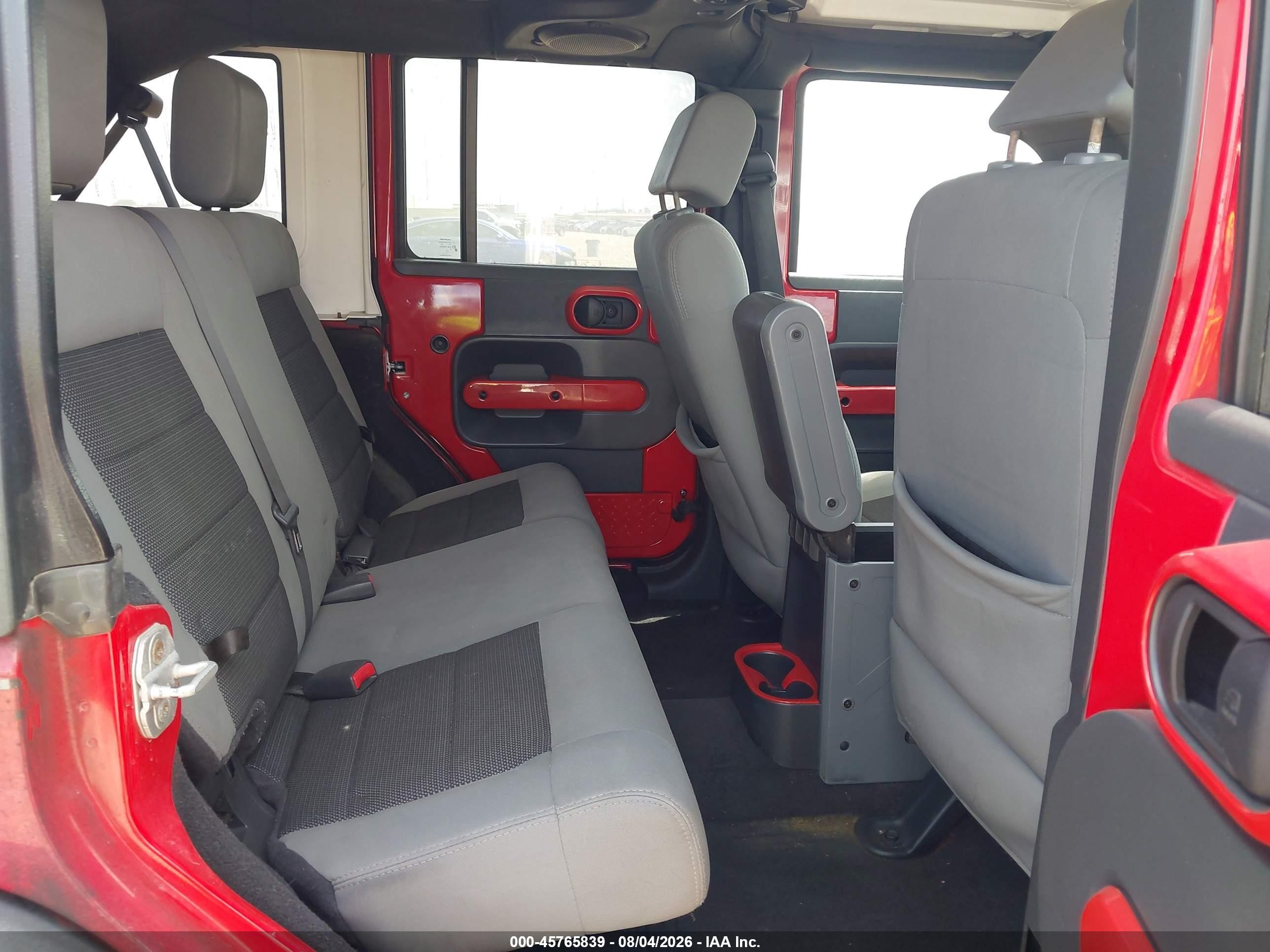 2010 Jeep Wrangler Unlimited Sahara Red vin: 1J4BA5H14AL215116